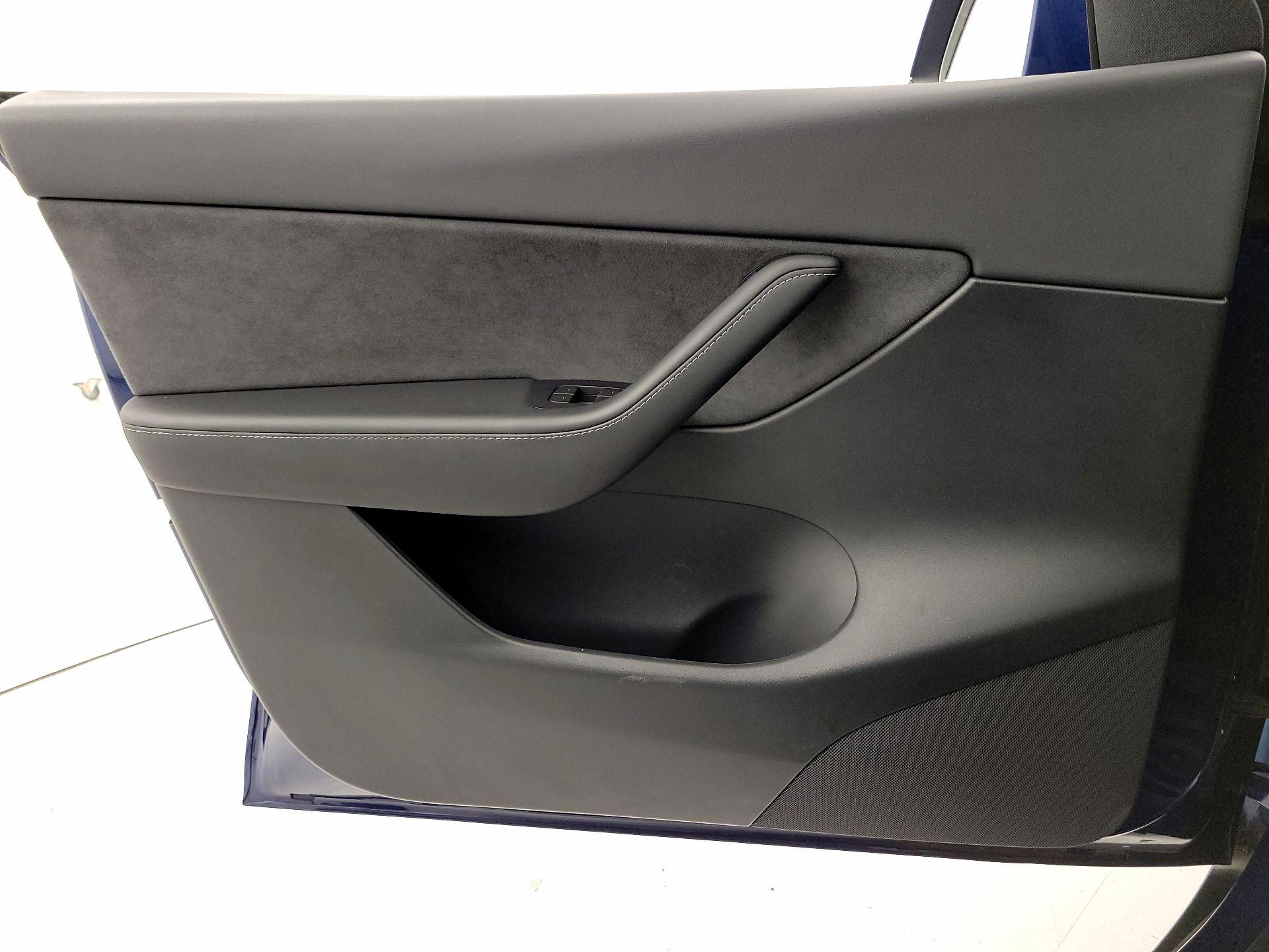 Thumbnail: 2022 Tesla Model Y - 12