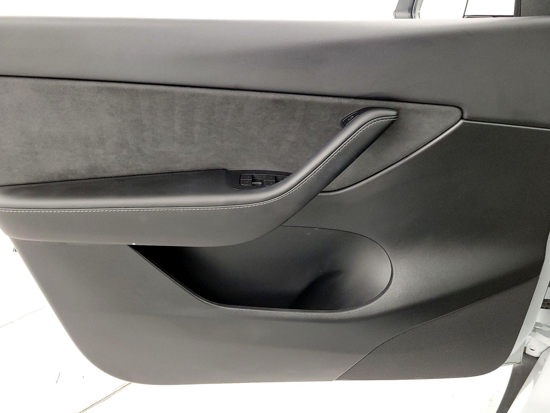 Thumbnail: 2022 Tesla Model Y - 12