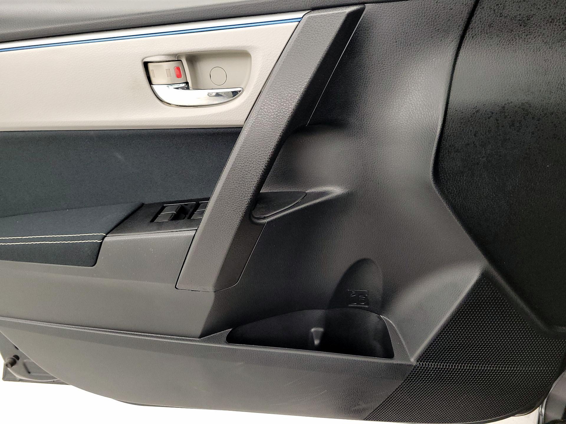 Thumbnail: 2014 Toyota Corolla - 12