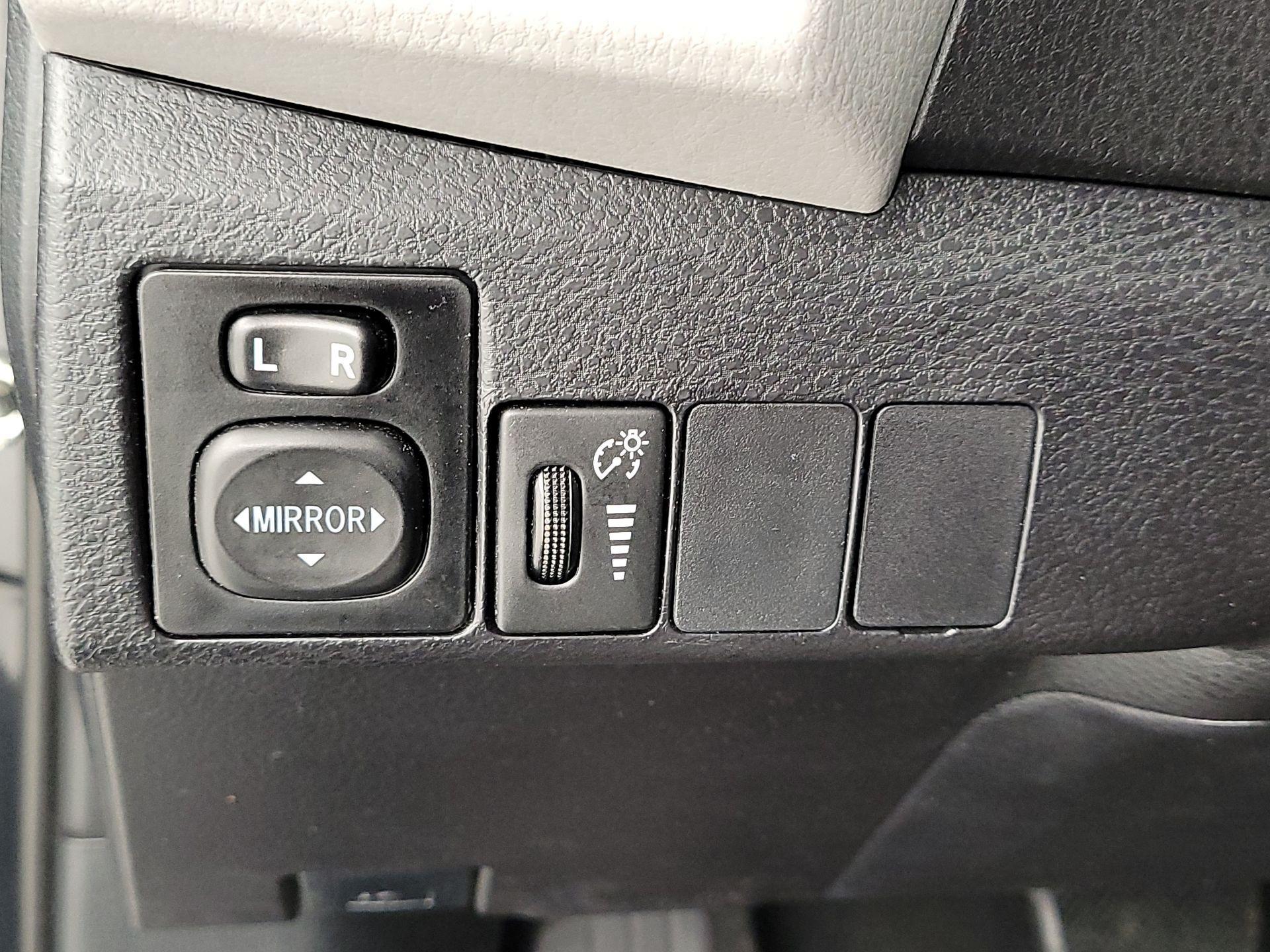 Thumbnail: 2014 Toyota Corolla - 13