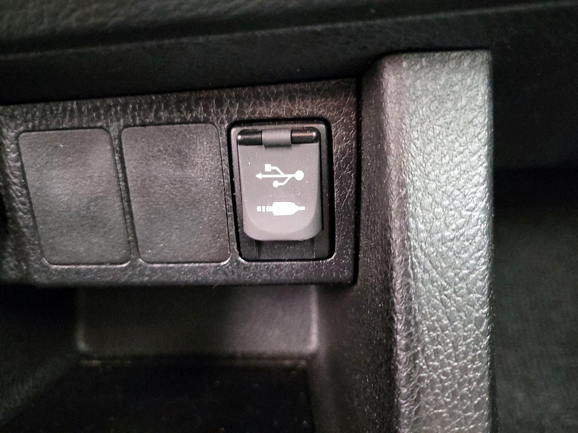 Thumbnail: 2014 Toyota Corolla - 18