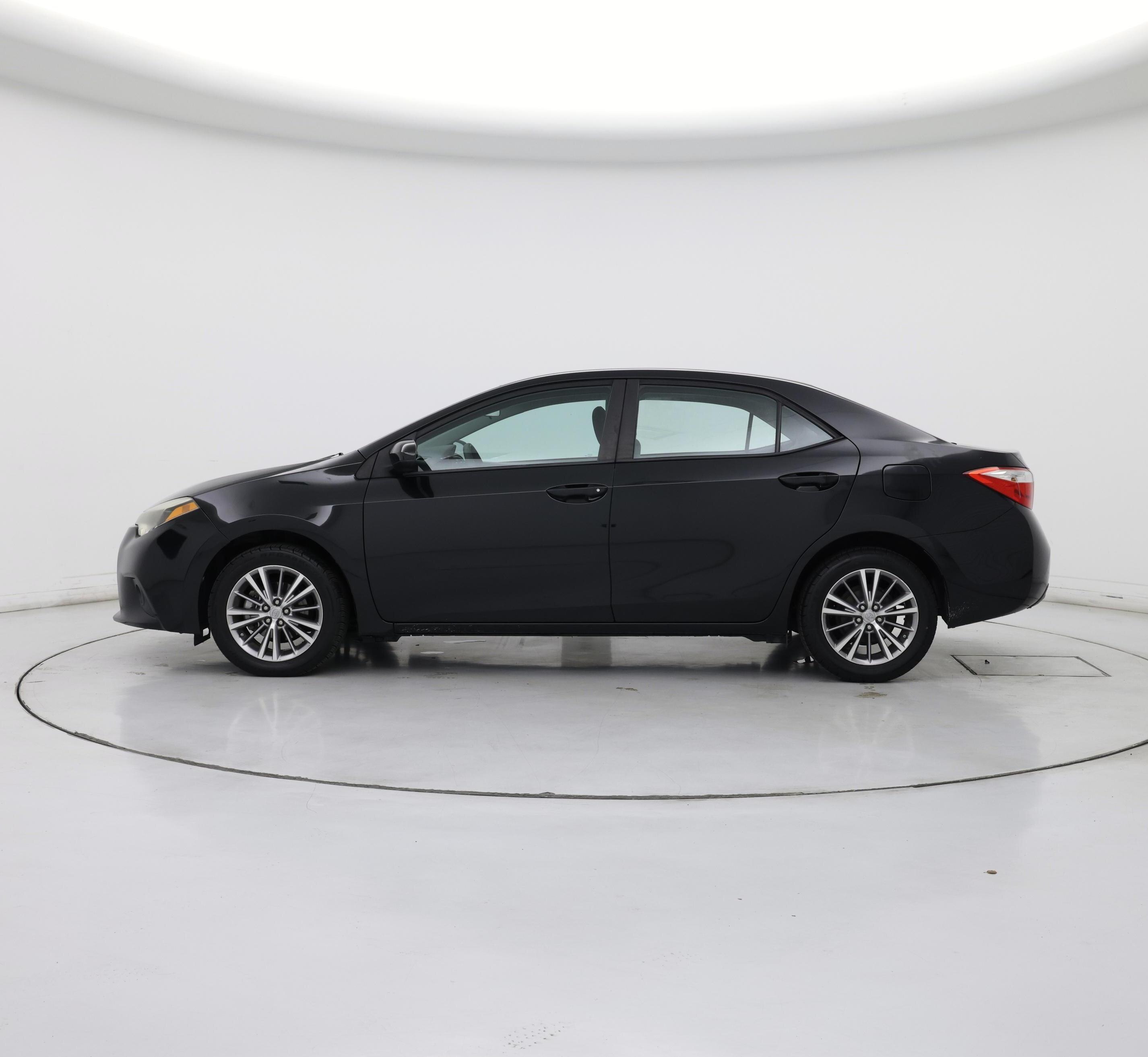 Thumbnail: 2014 Toyota Corolla - 3
