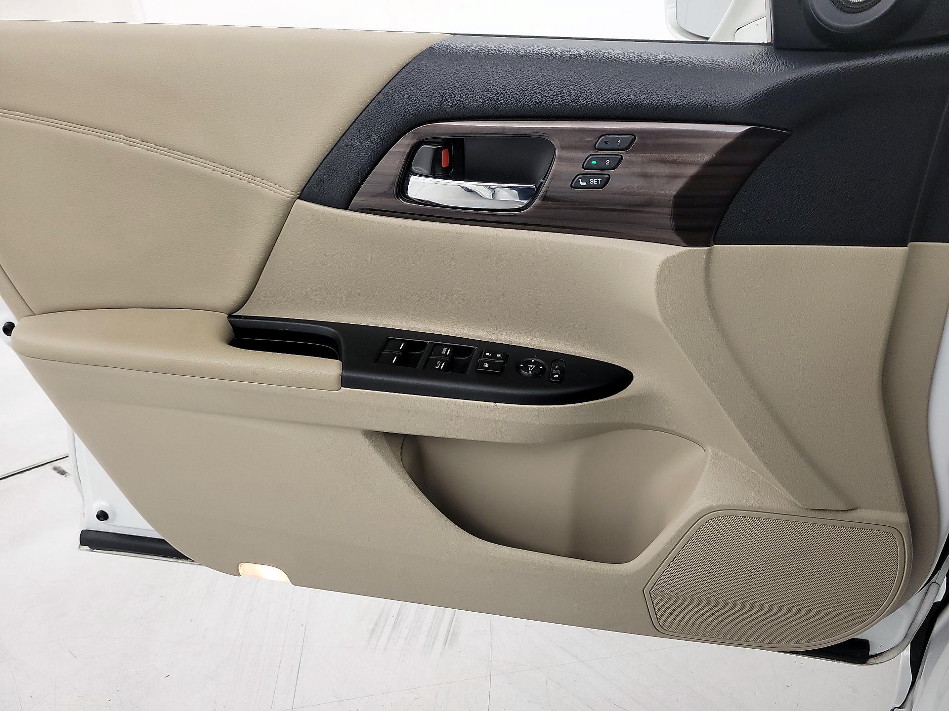Thumbnail: 2016 Honda Accord - 12