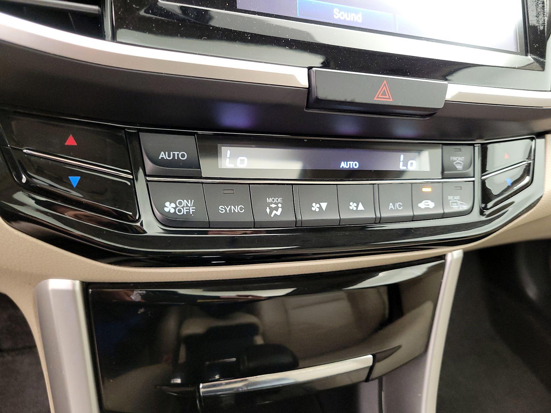 Thumbnail: 2016 Honda Accord - 16