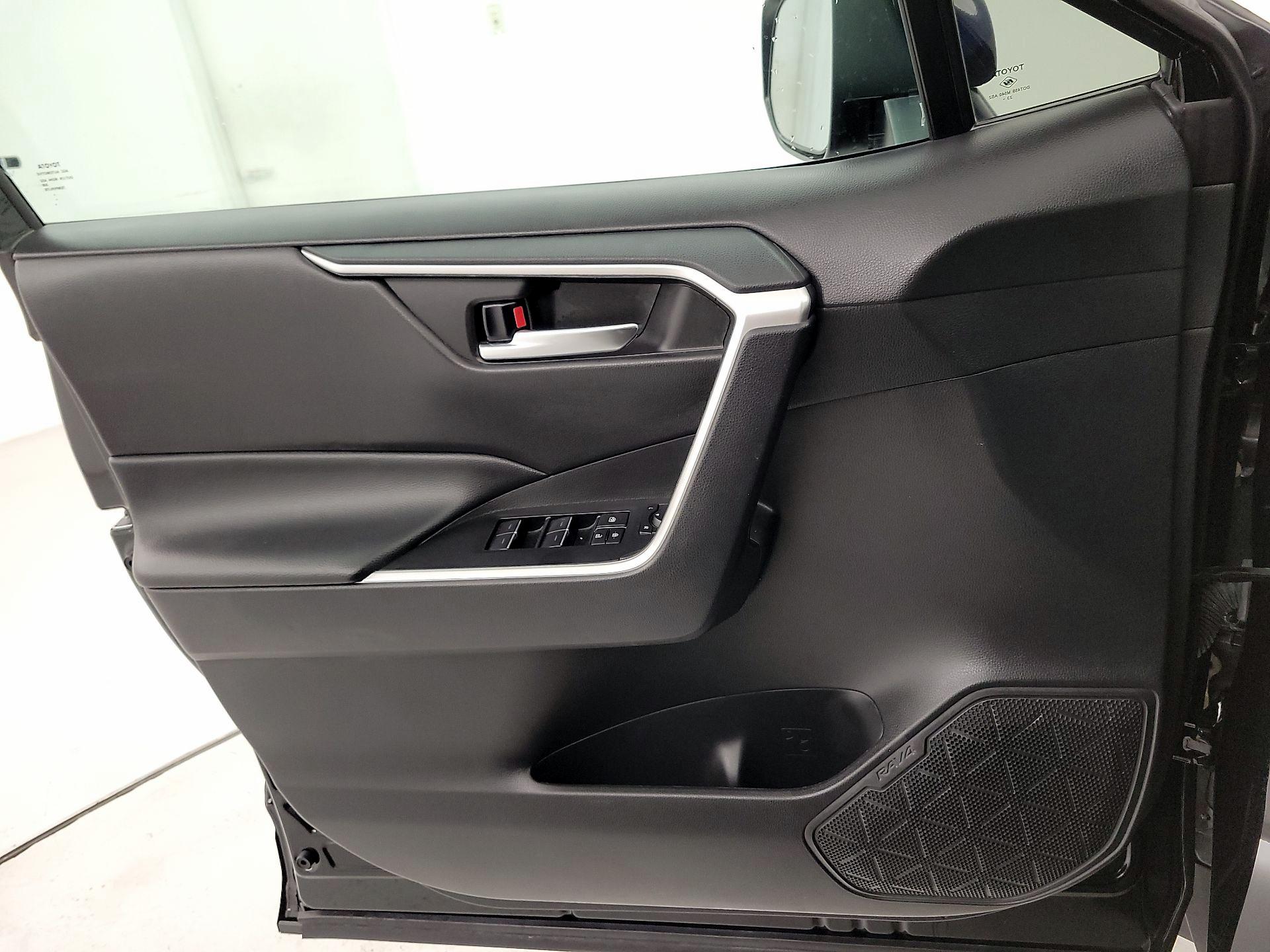 Thumbnail: 2024 Toyota RAV4 - 12