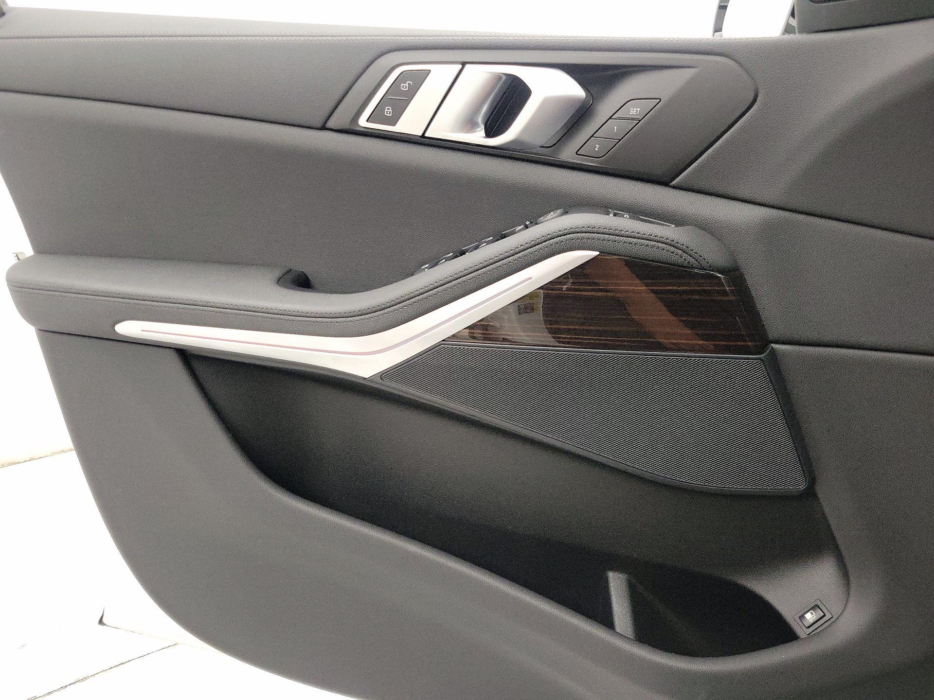 Thumbnail: 2021 BMW X5 - 12
