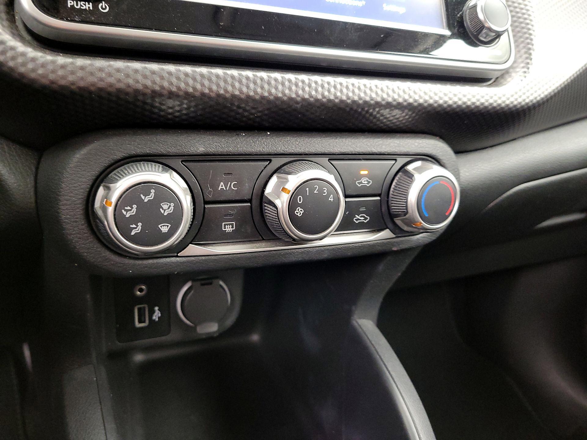 Thumbnail: 2020 Nissan Kicks - 16