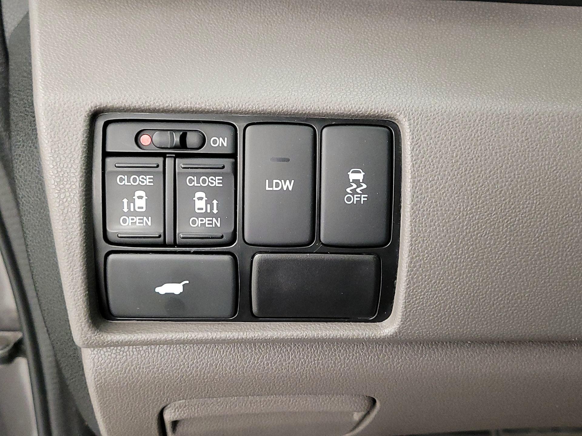 Thumbnail: 2014 Honda Odyssey - 13