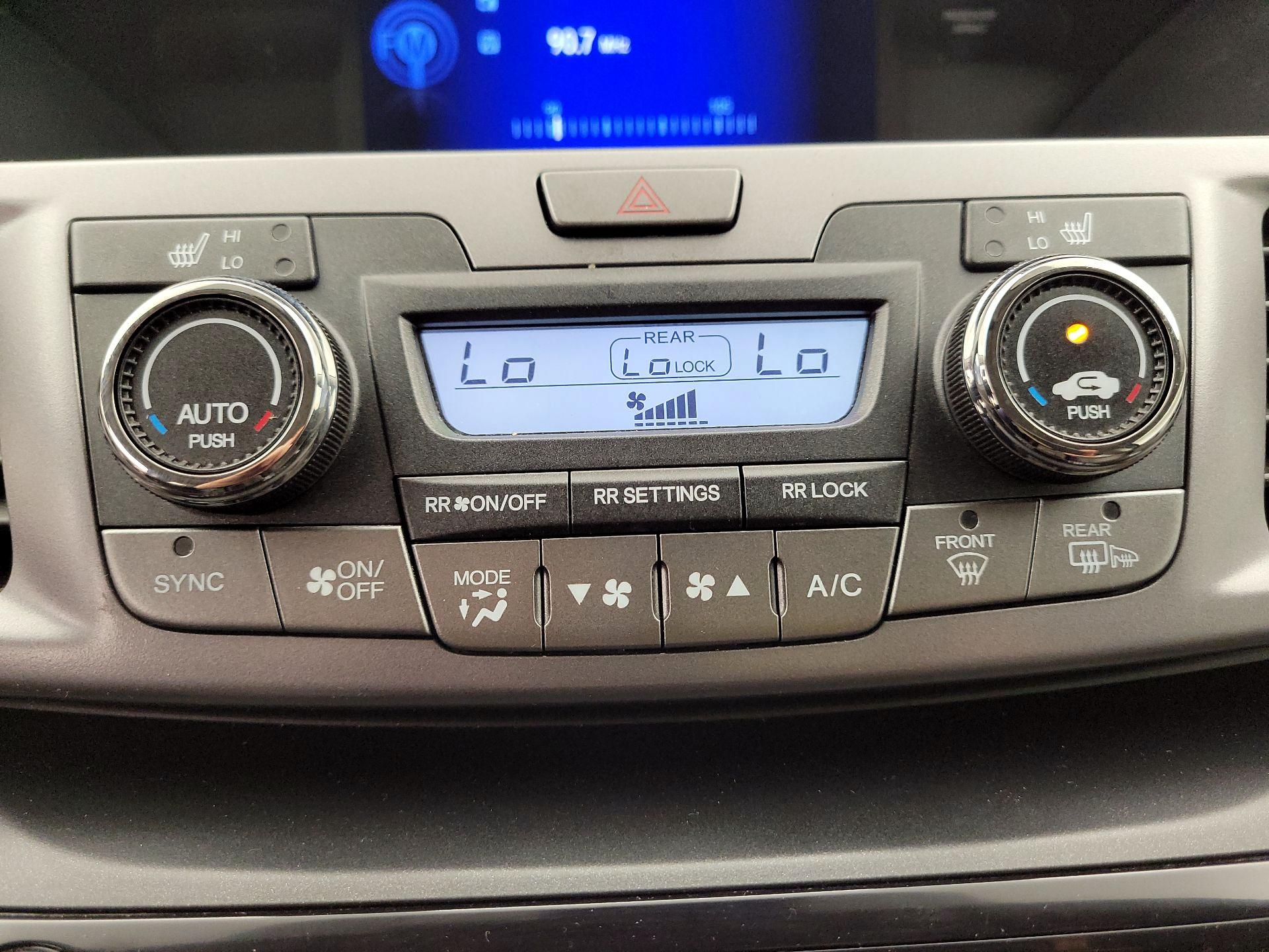 Thumbnail: 2014 Honda Odyssey - 16