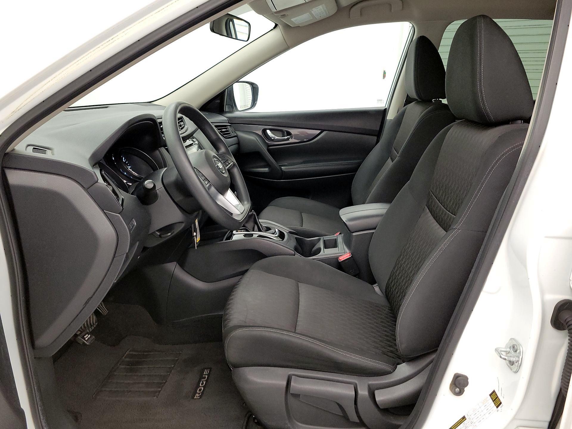 Thumbnail: 2017 Nissan Rogue - 11