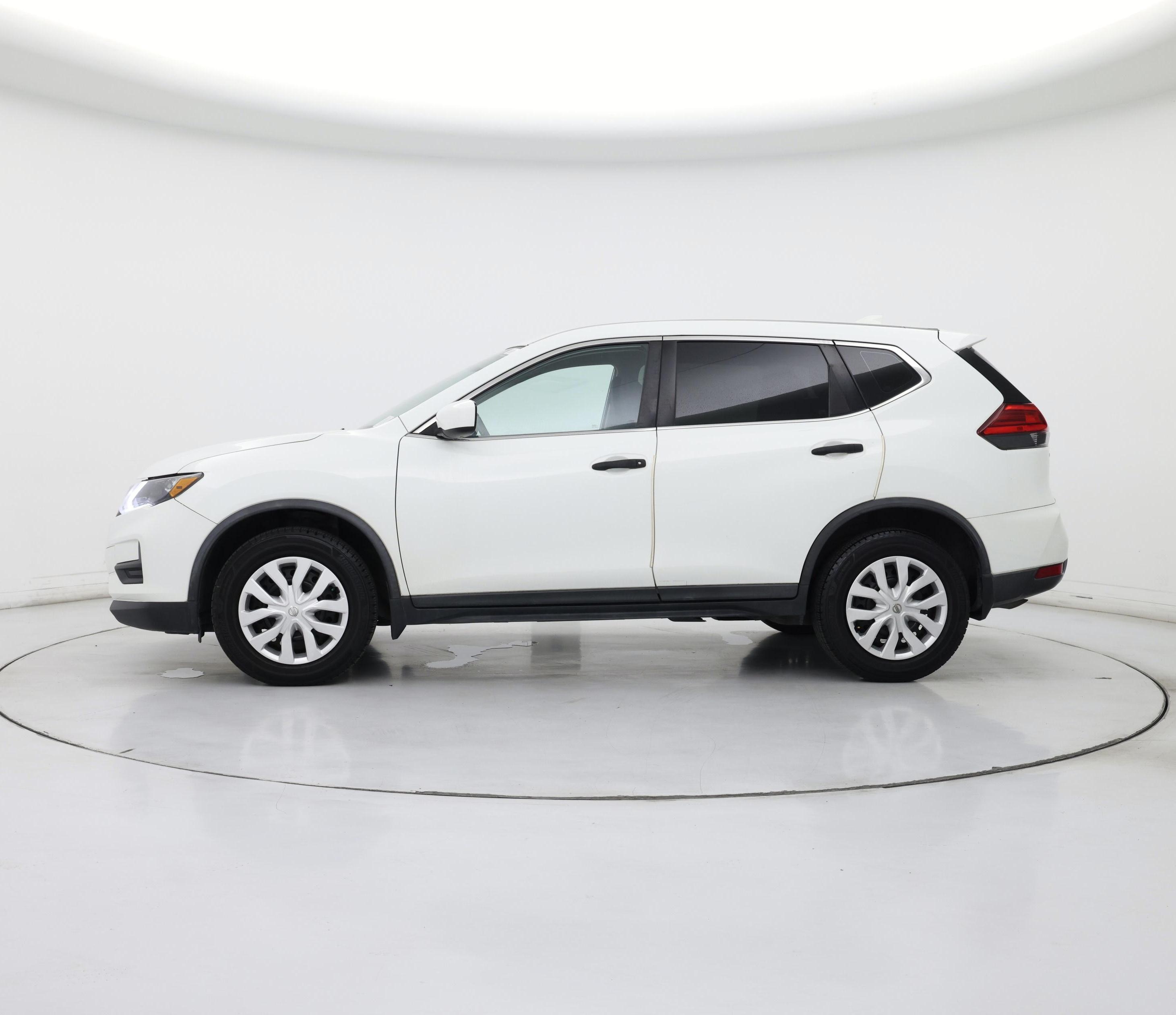 Thumbnail: 2017 Nissan Rogue - 3