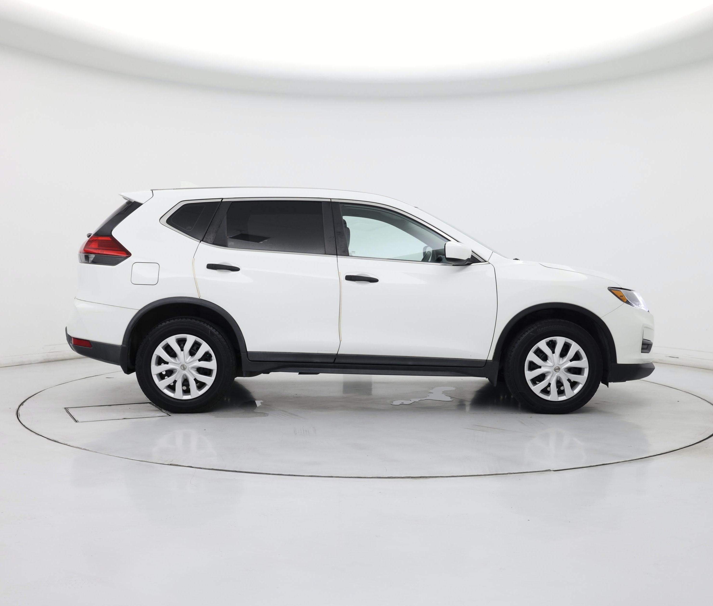 Thumbnail: 2017 Nissan Rogue - 7