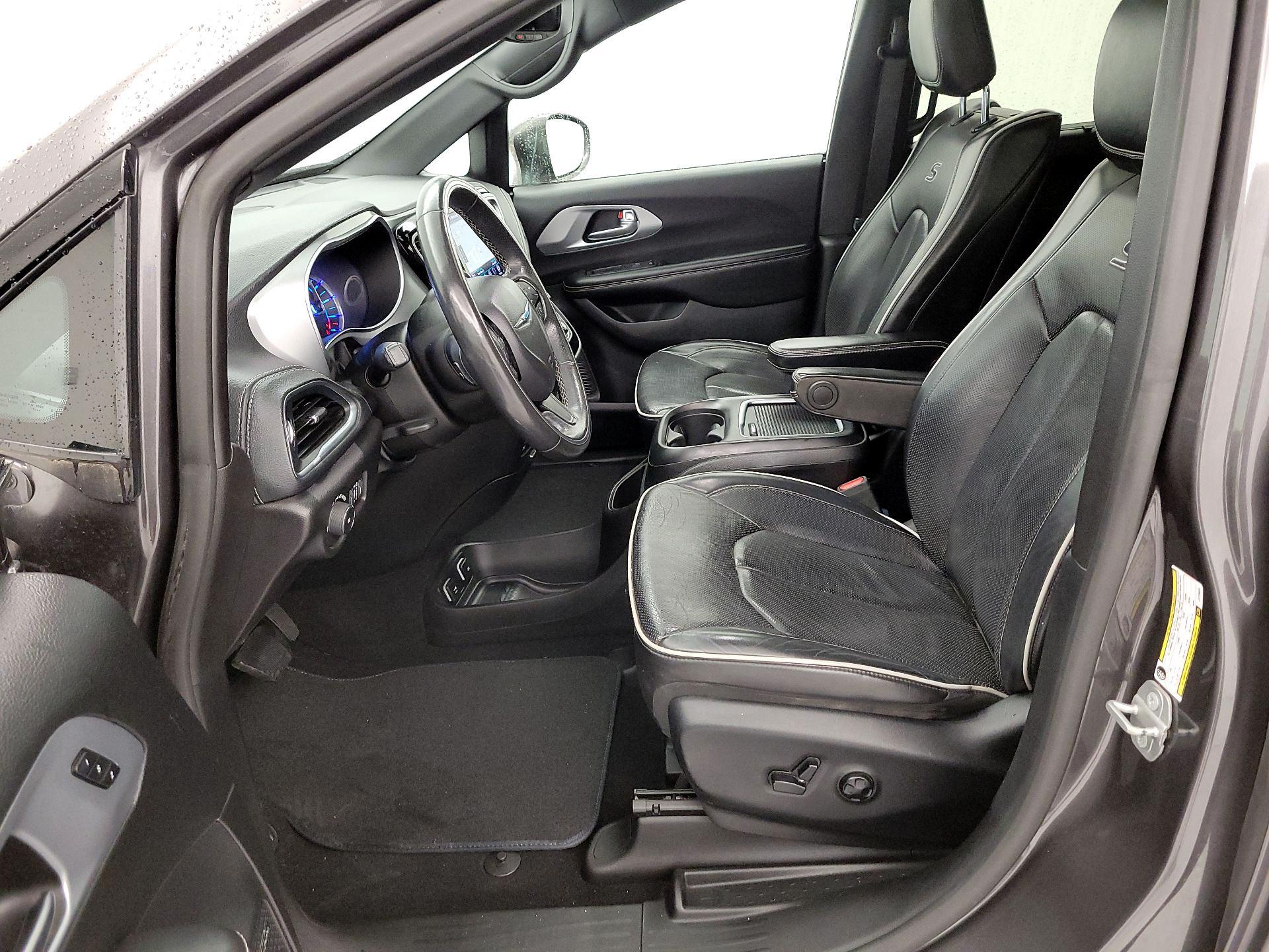 Thumbnail: 2020 Chrysler Pacifica - 11