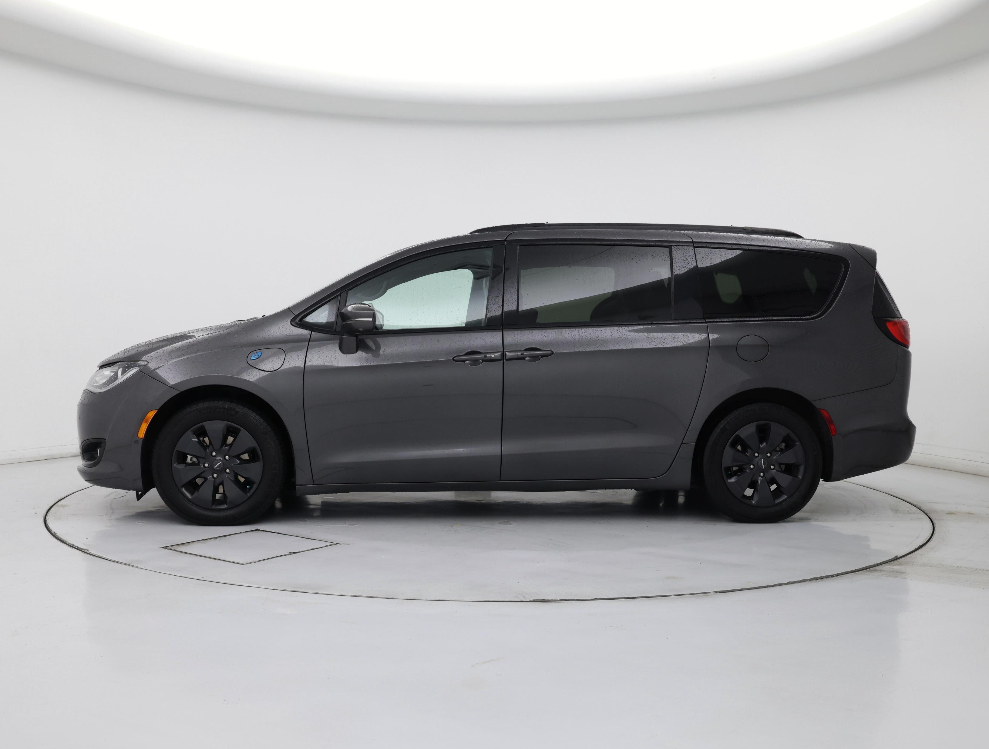 Thumbnail: 2020 Chrysler Pacifica - 3