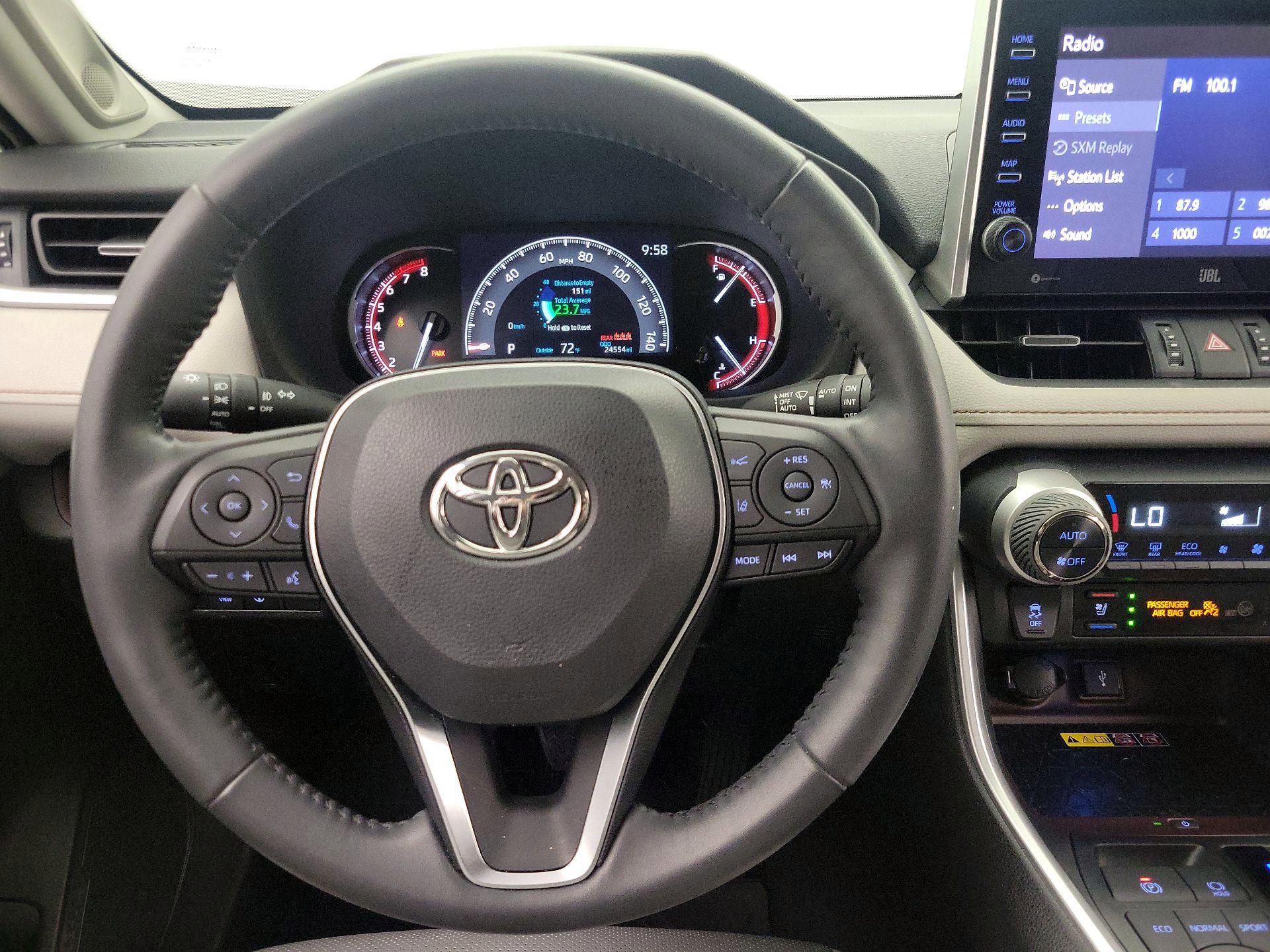 Thumbnail: 2022 Toyota RAV4 - 10