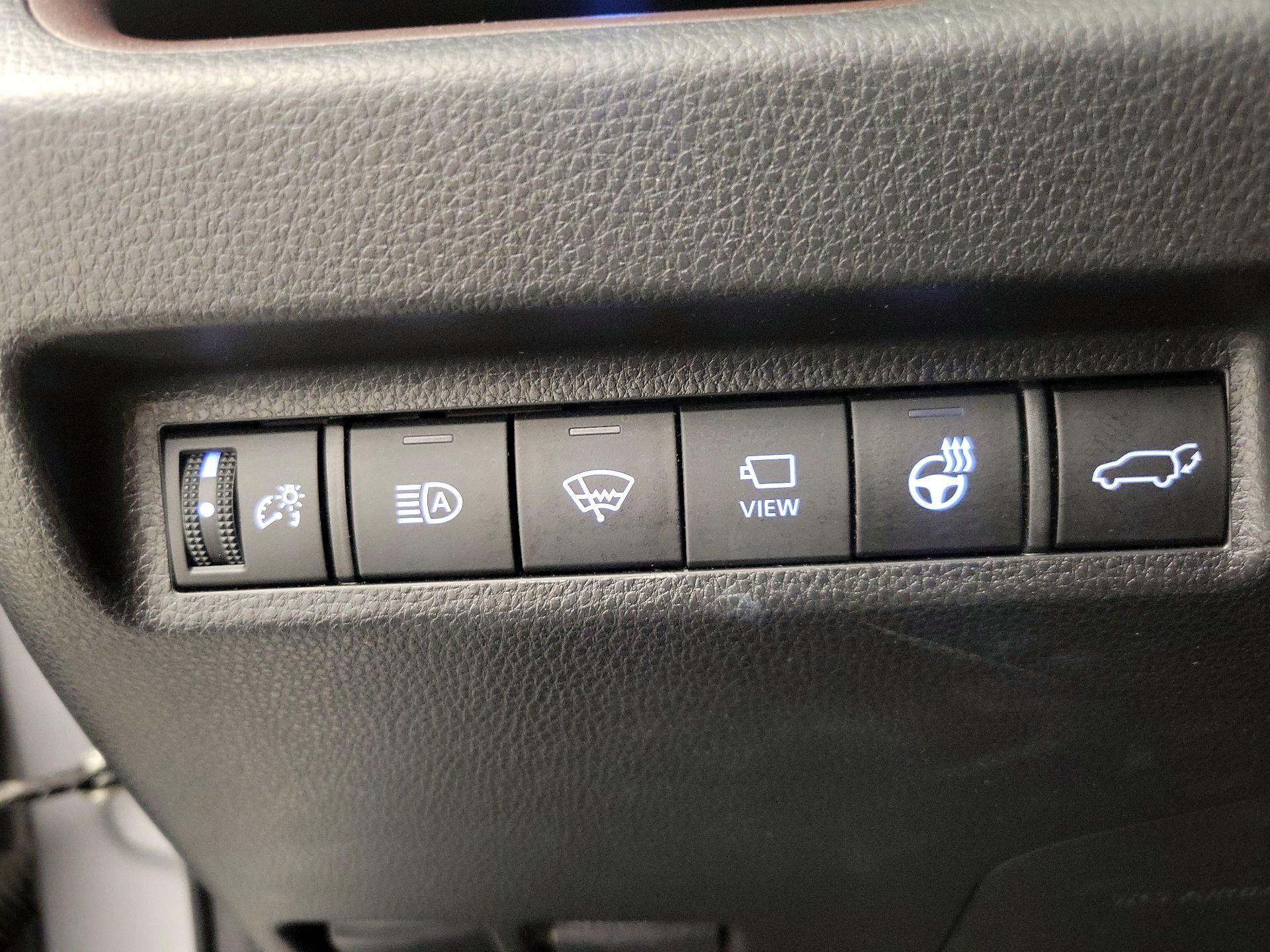 Thumbnail: 2022 Toyota RAV4 - 13
