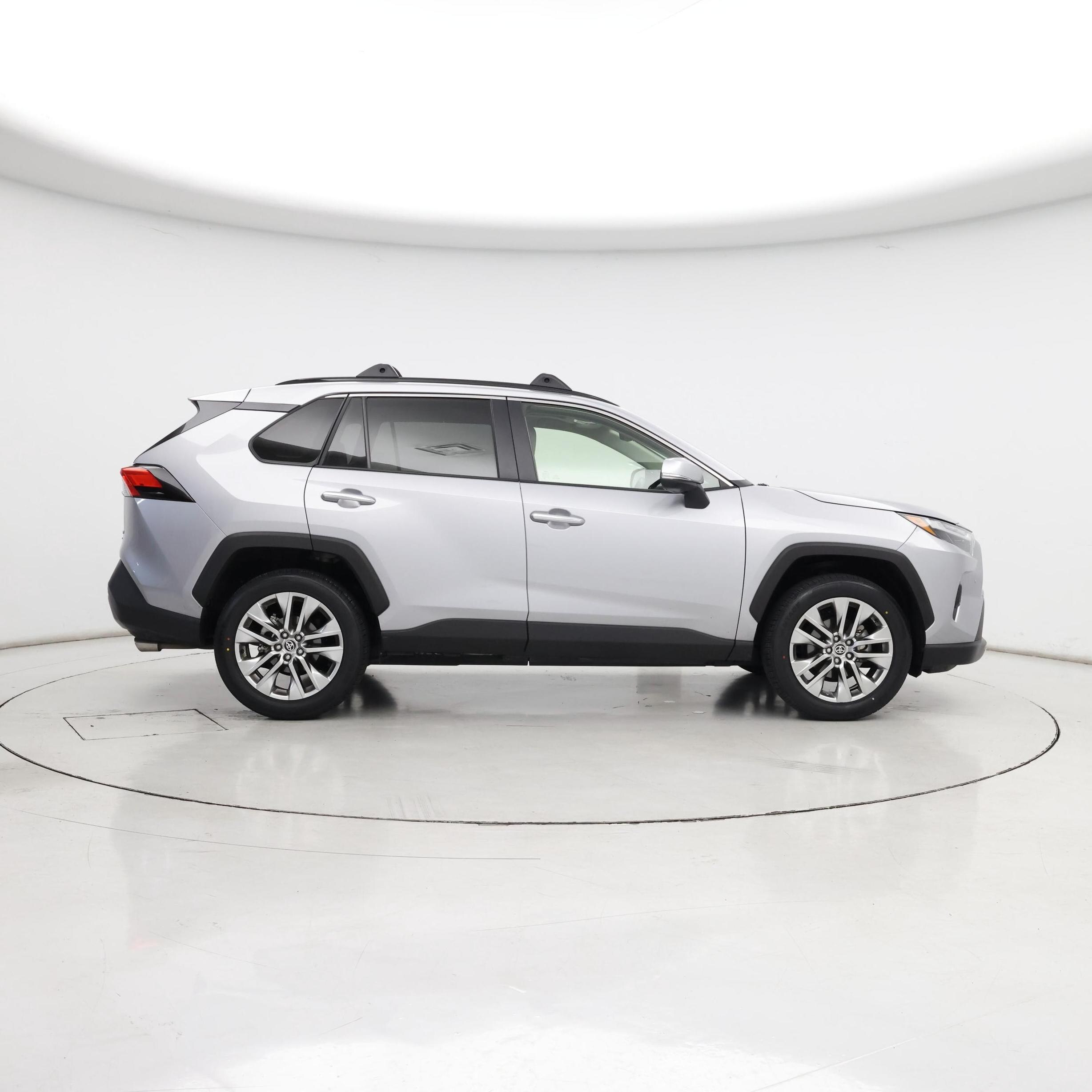 Thumbnail: 2022 Toyota RAV4 - 7