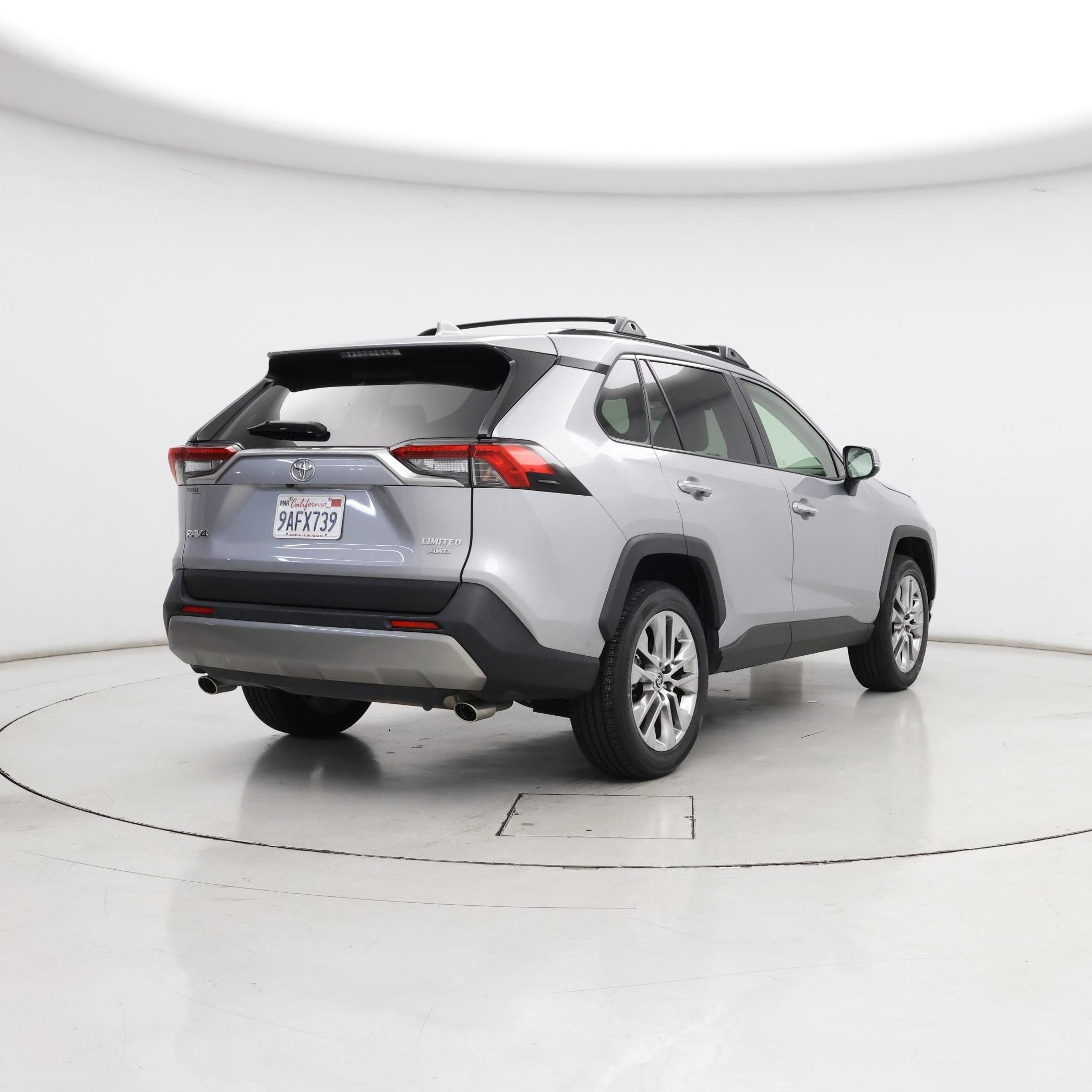 Thumbnail: 2022 Toyota RAV4 - 8