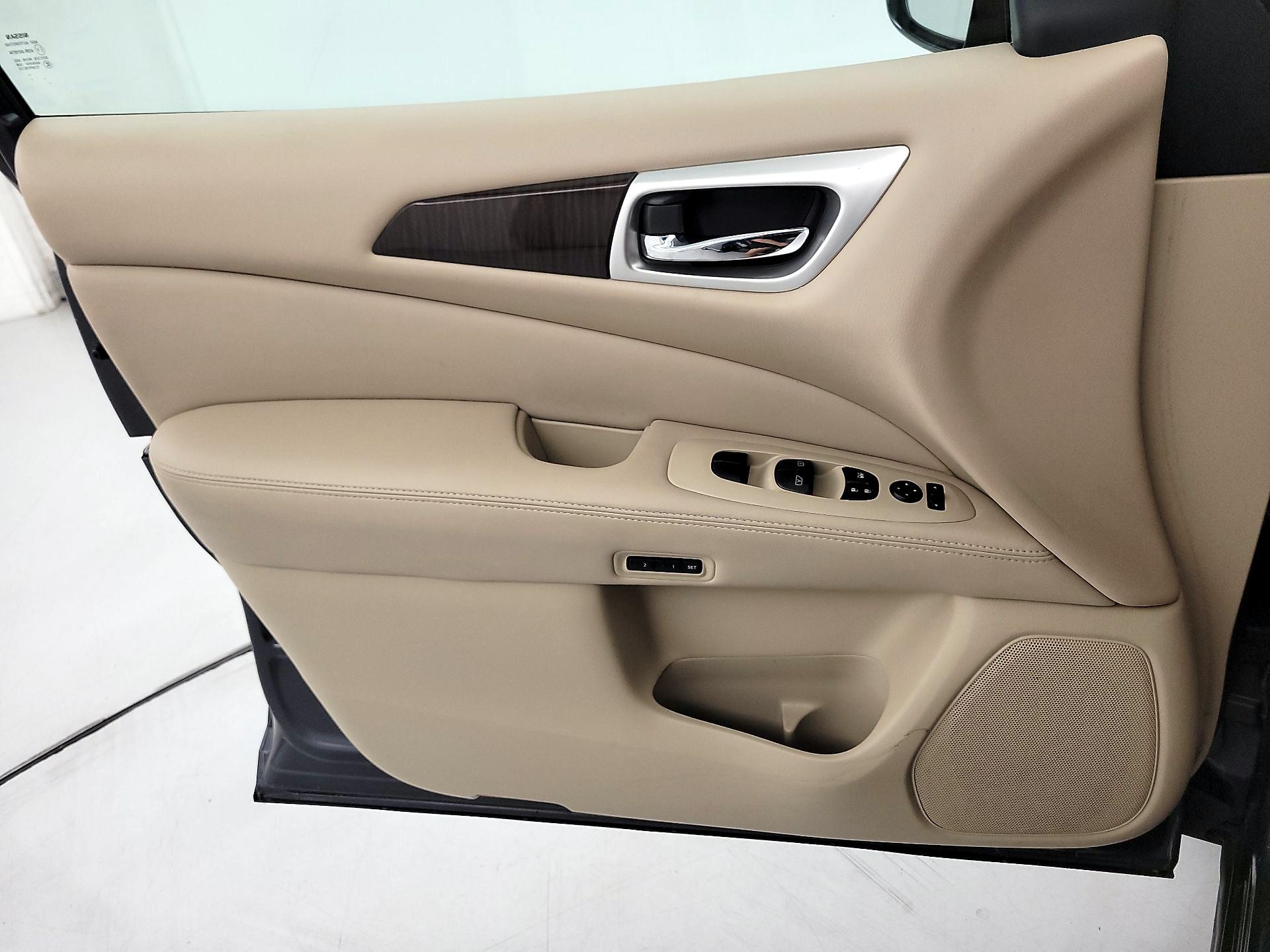 Thumbnail: 2014 Nissan Pathfinder - 12