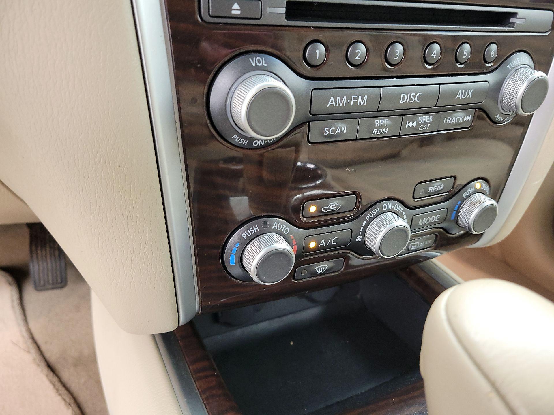 Thumbnail: 2014 Nissan Pathfinder - 16