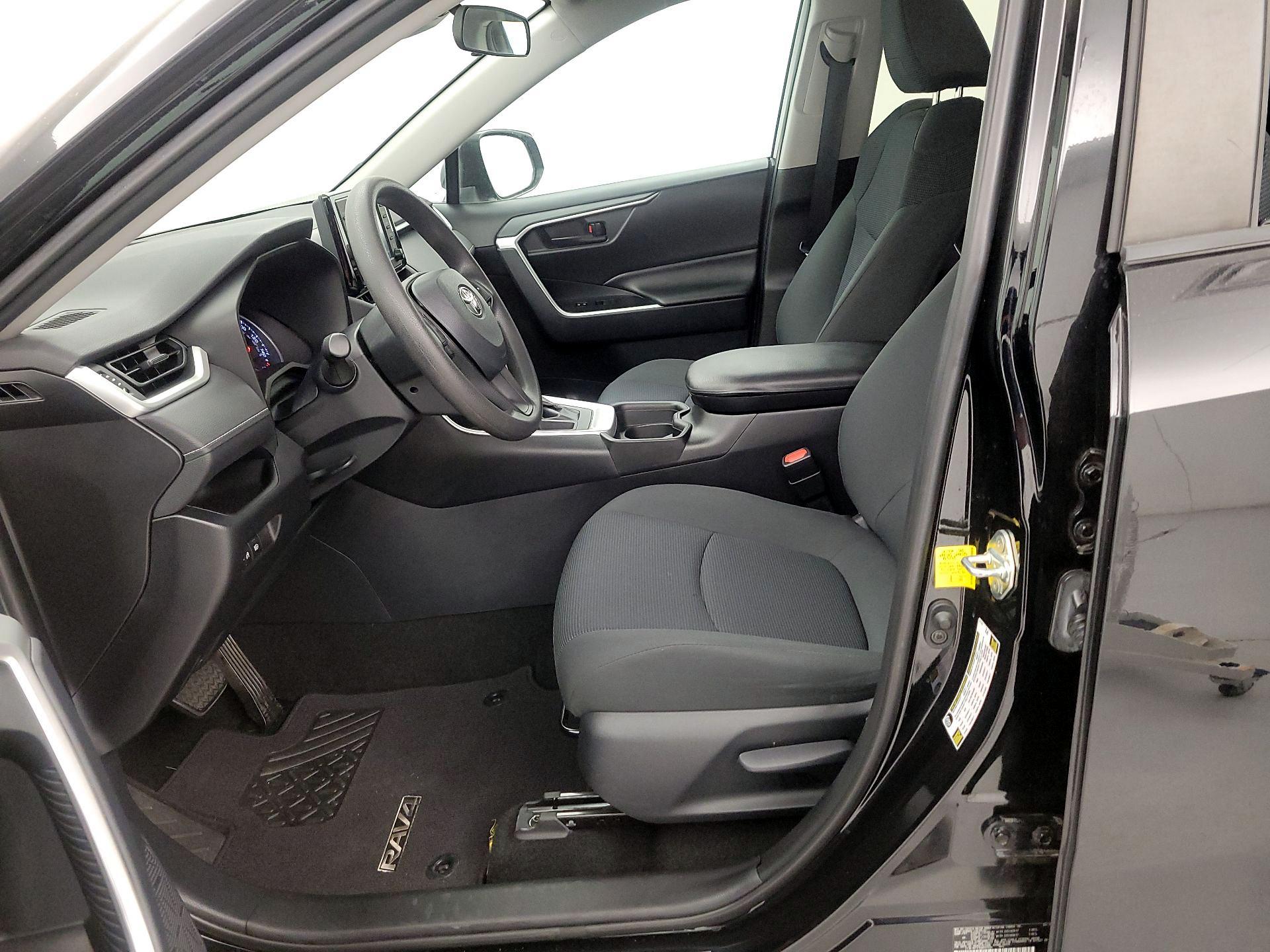 Thumbnail: 2019 Toyota RAV4 - 11