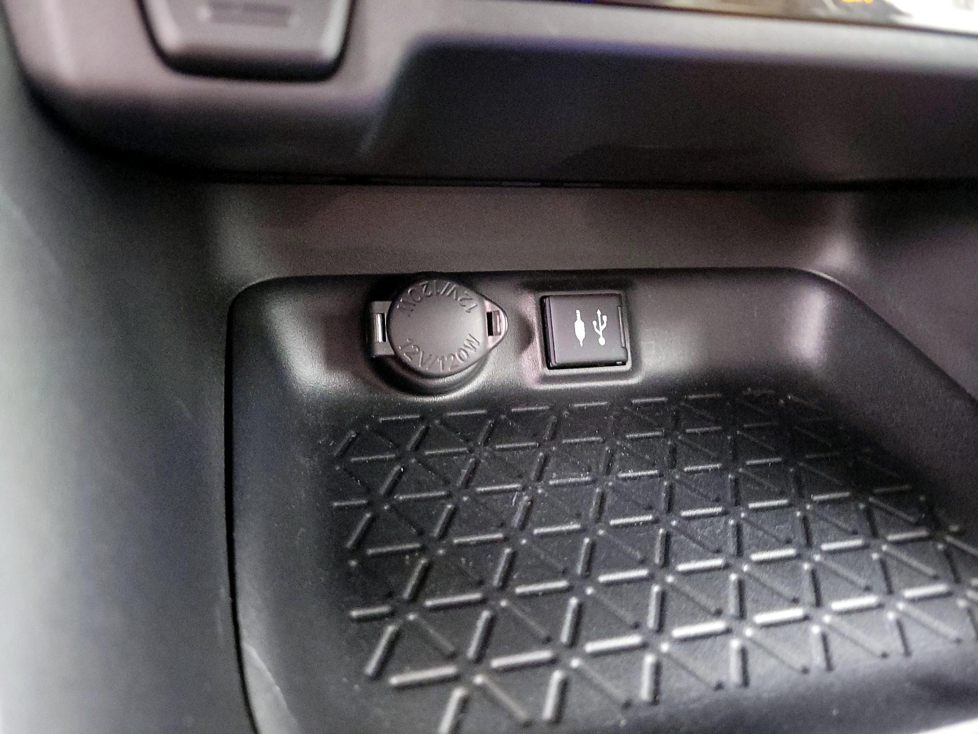 Thumbnail: 2019 Toyota RAV4 - 18