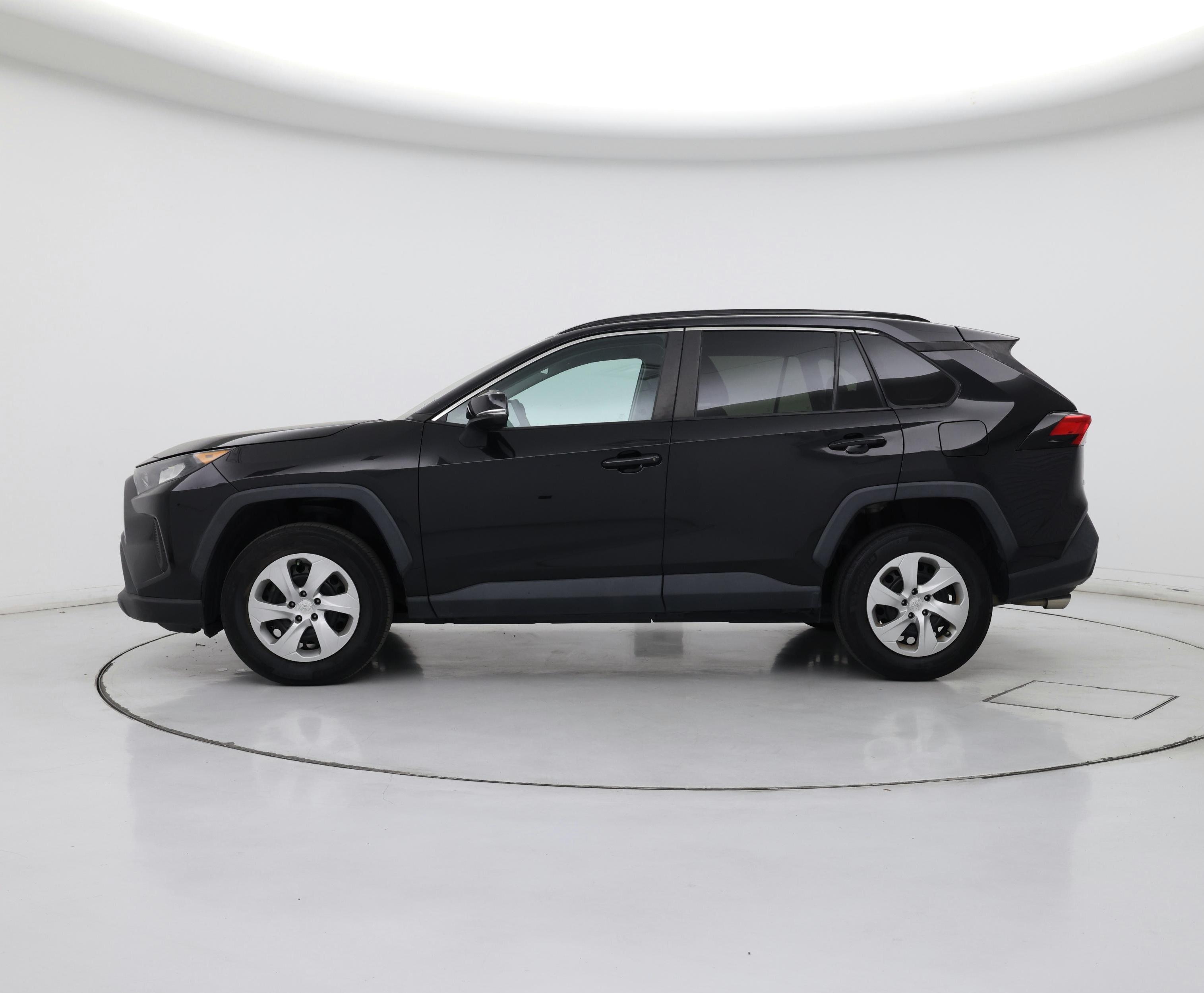 Thumbnail: 2019 Toyota RAV4 - 3