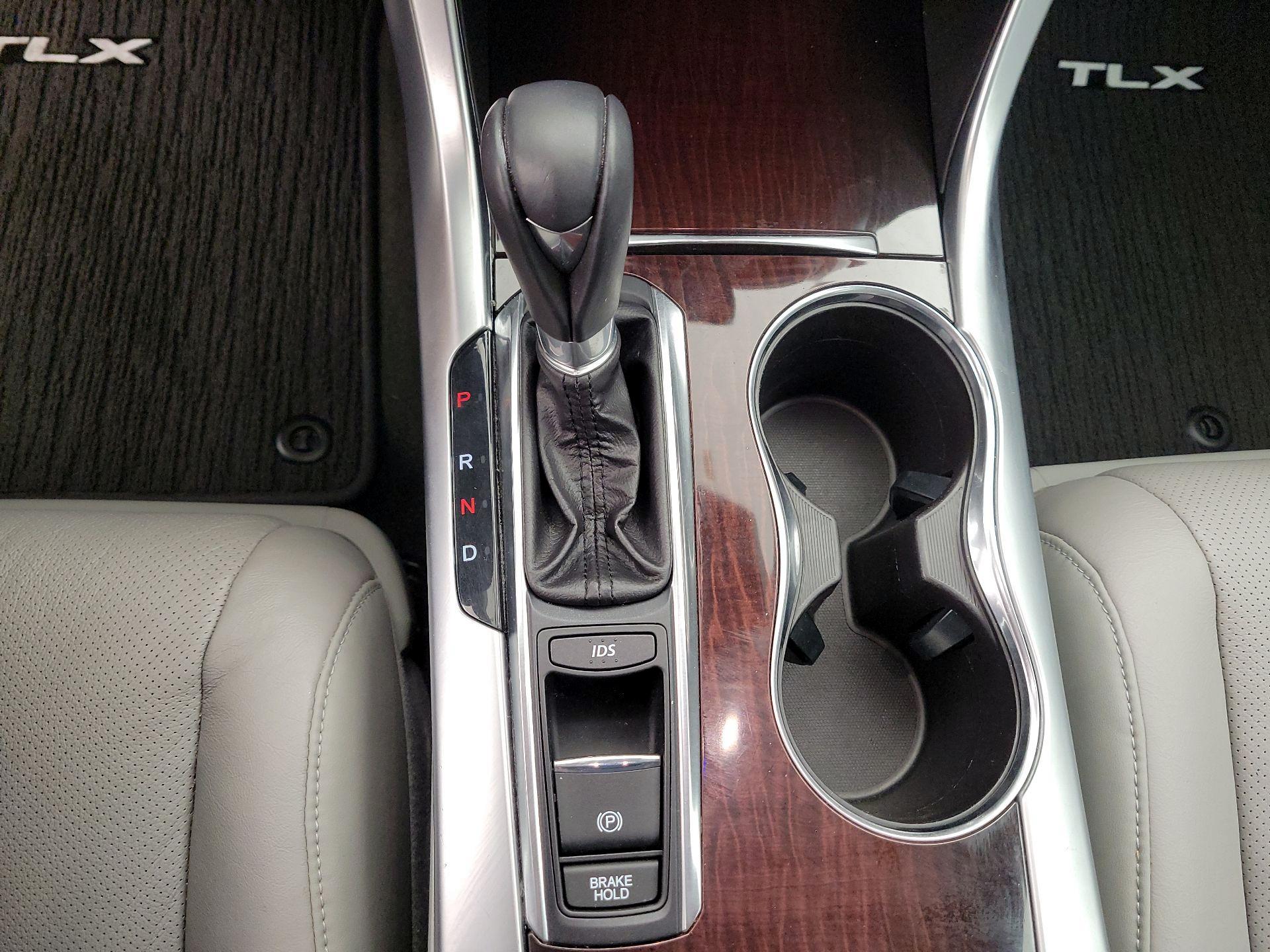 Thumbnail: 2016 Acura TLX - 18