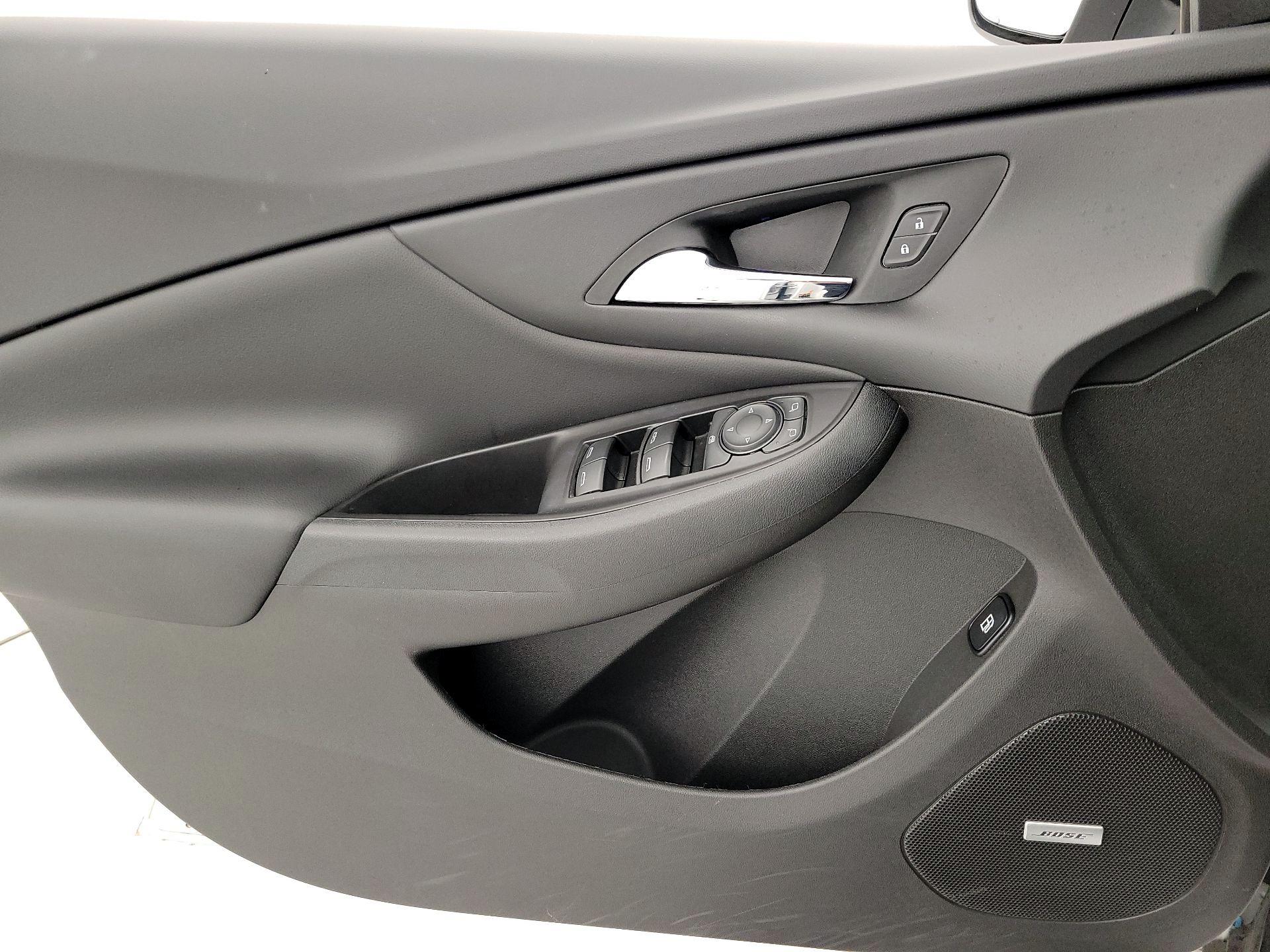 Thumbnail: 2017 Chevrolet Volt - 12