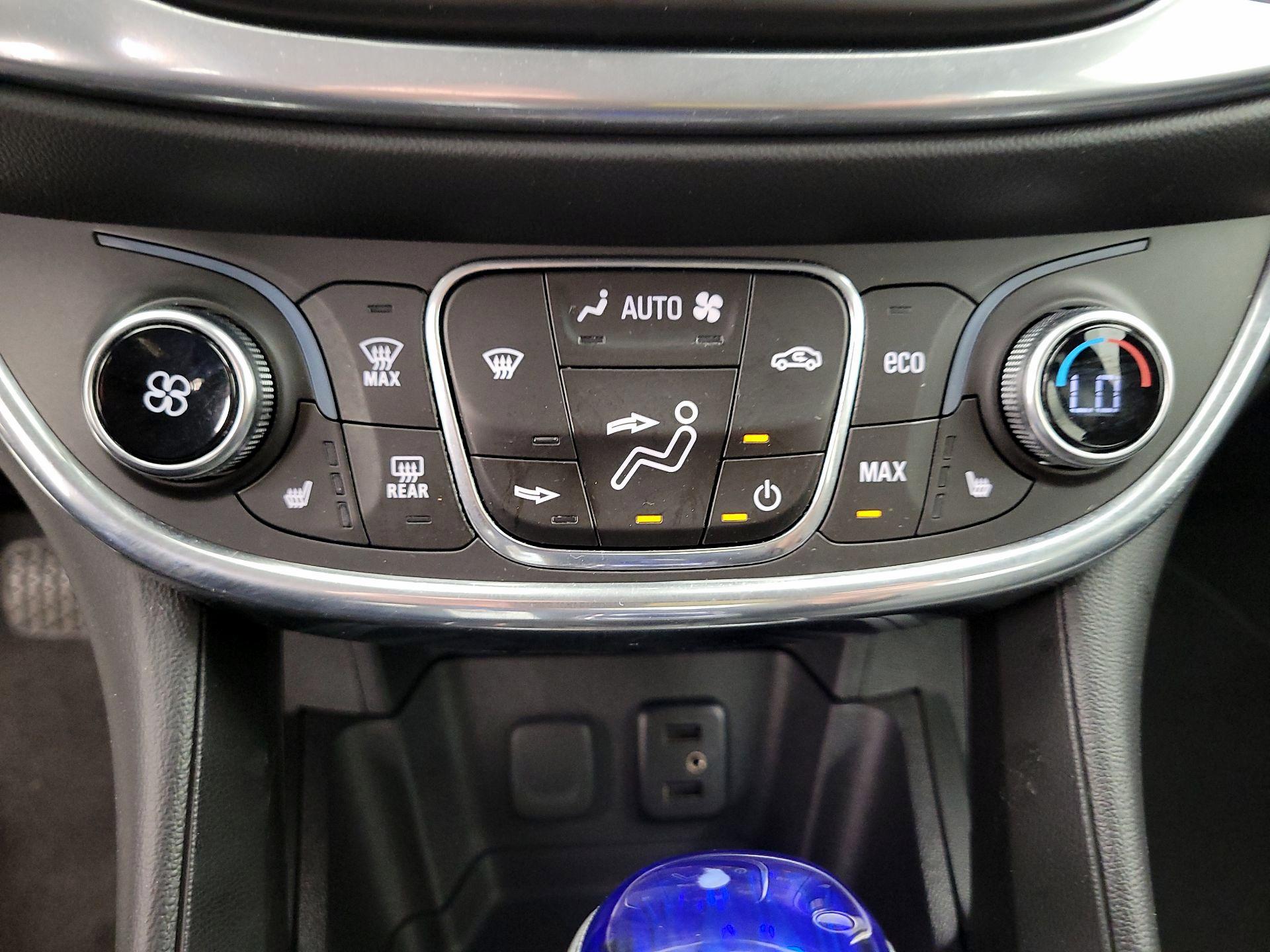 Thumbnail: 2017 Chevrolet Volt - 17