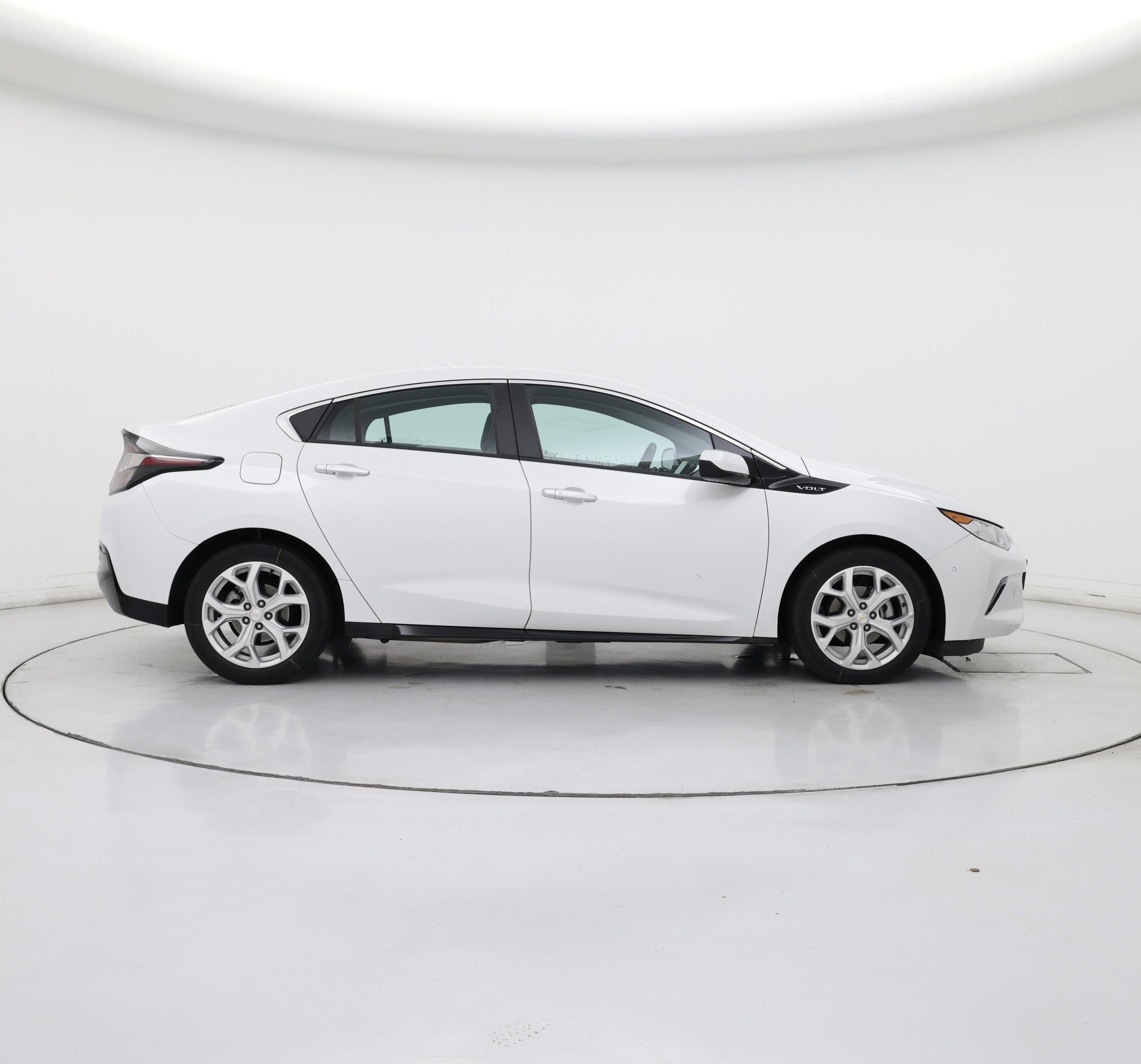 Thumbnail: 2017 Chevrolet Volt - 7