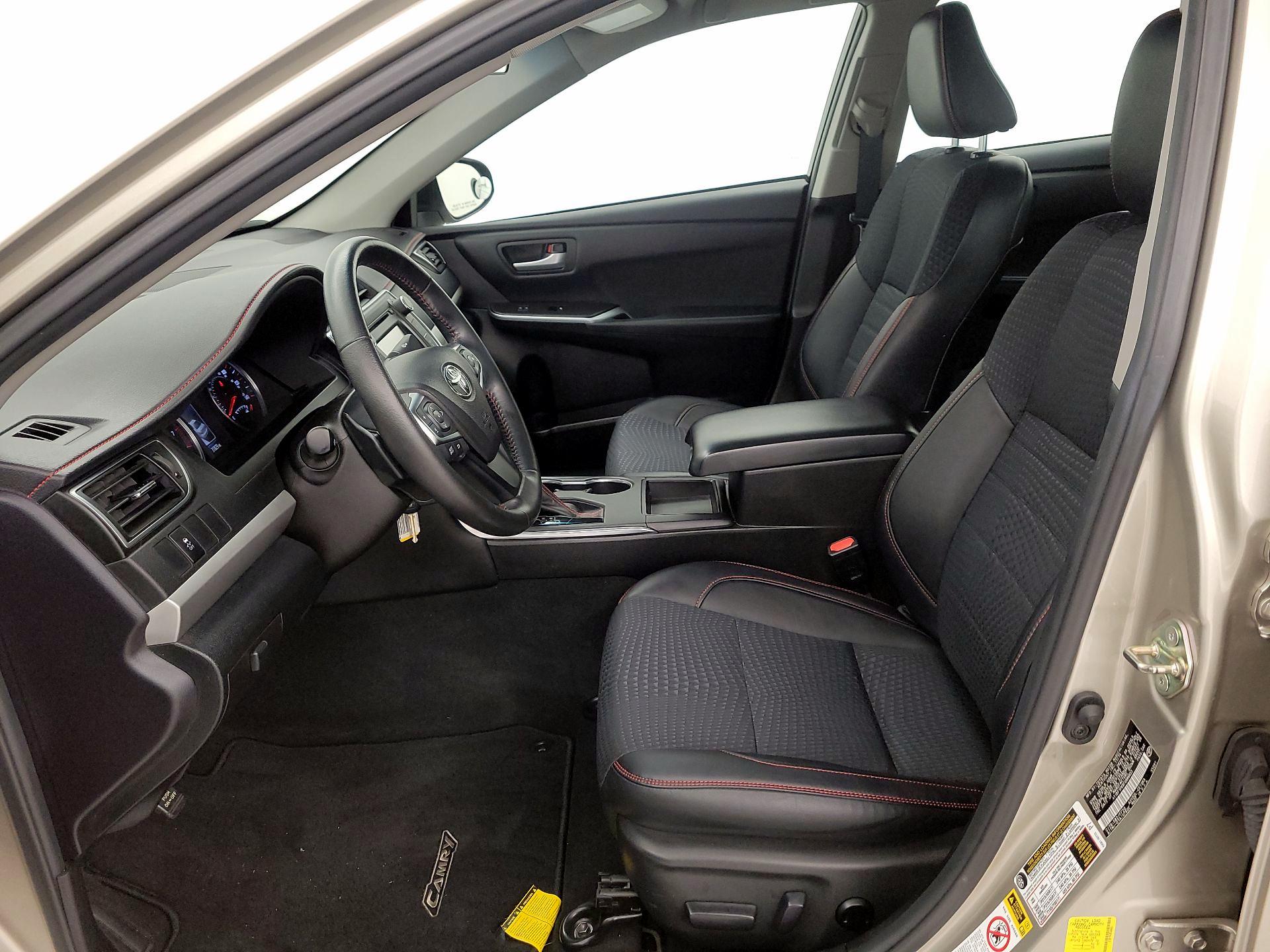 Thumbnail: 2015 Toyota Camry - 11