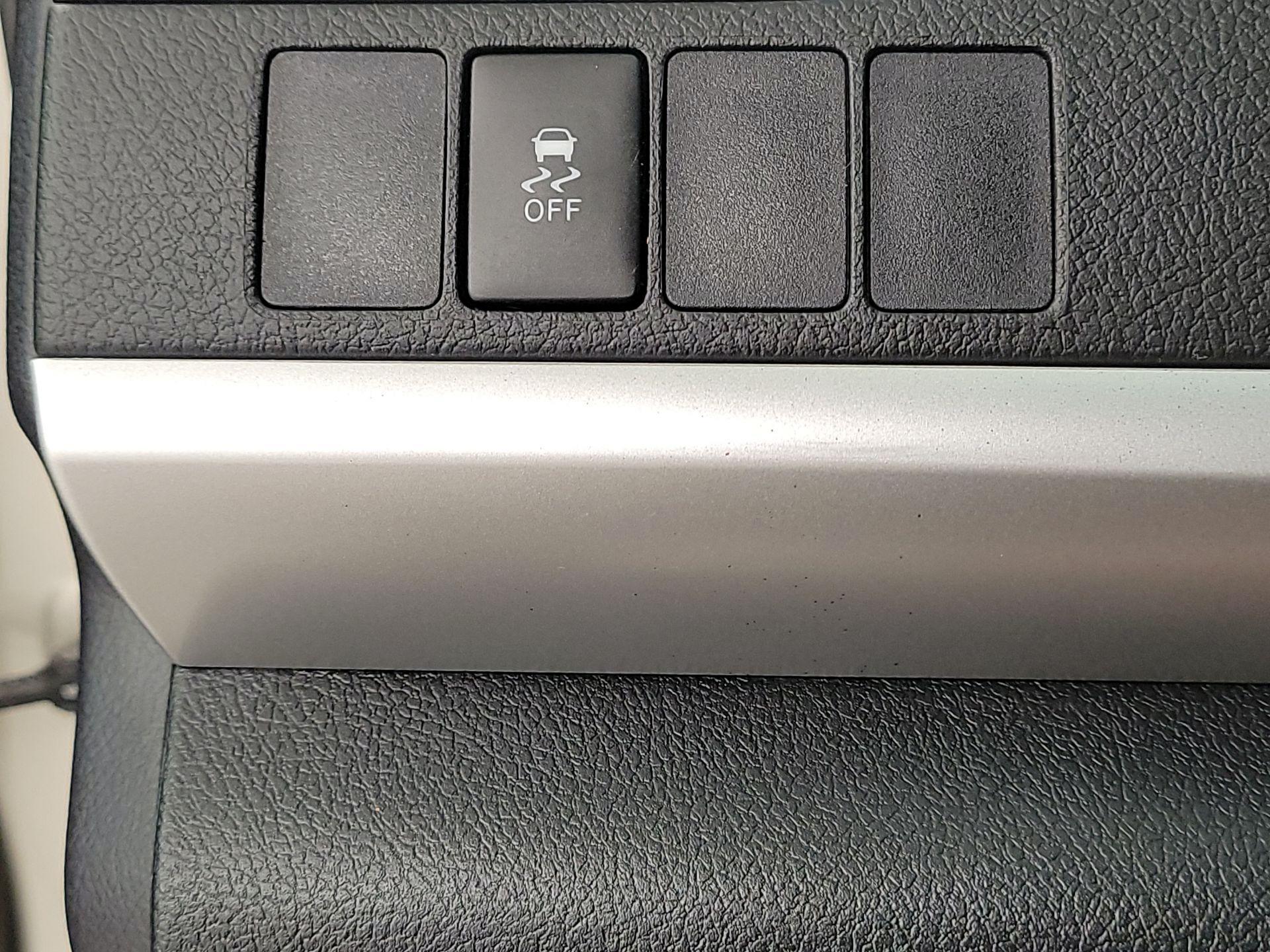 Thumbnail: 2015 Toyota Camry - 13