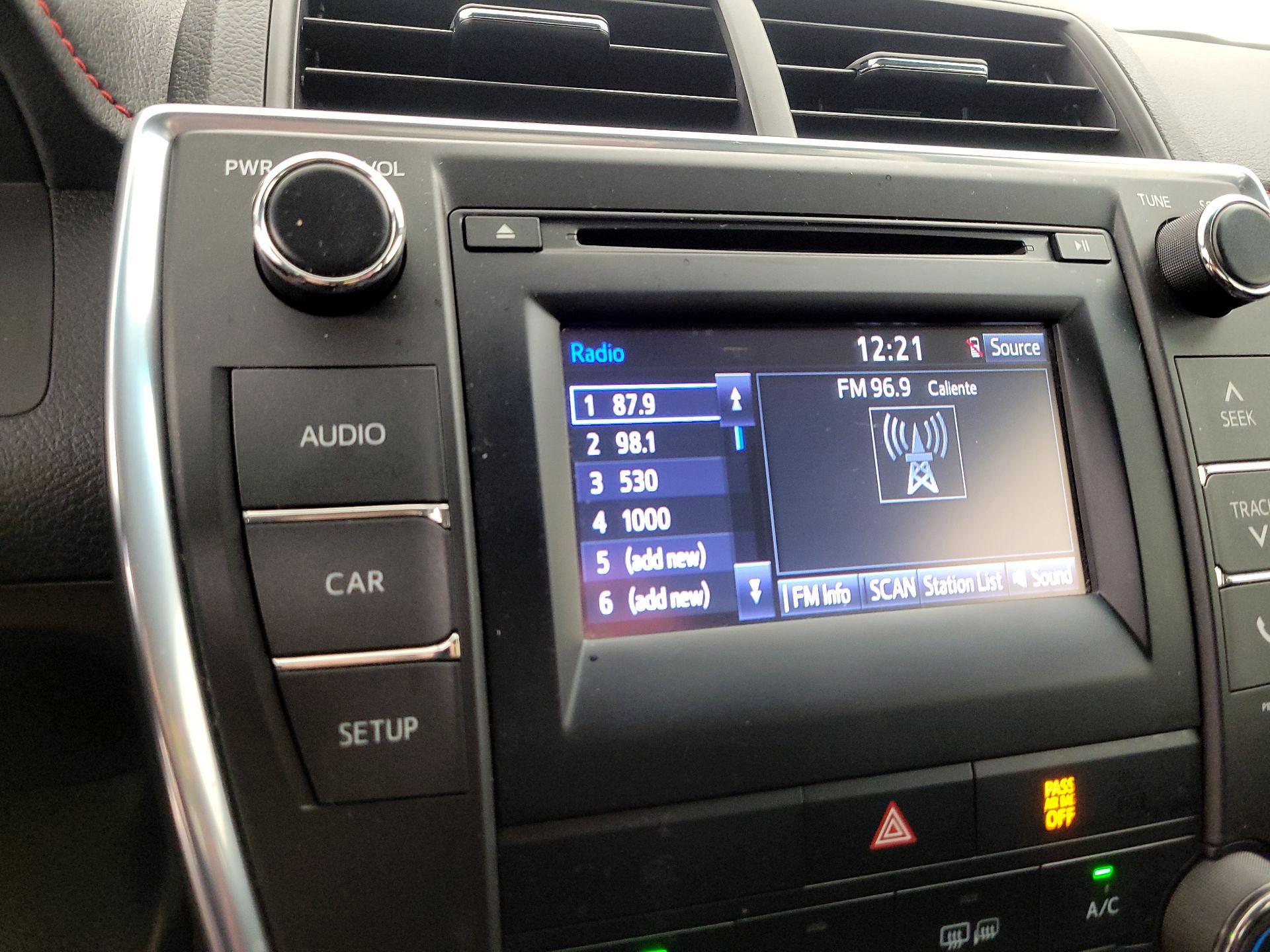 Thumbnail: 2015 Toyota Camry - 15