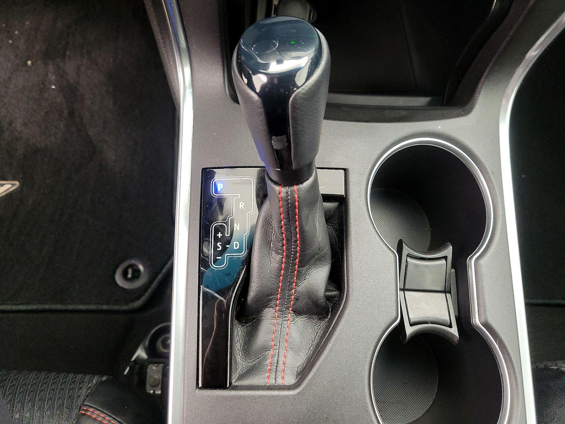 Thumbnail: 2015 Toyota Camry - 17