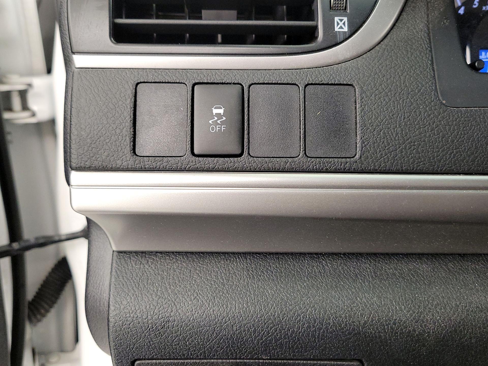 Thumbnail: 2014 Toyota Camry - 13
