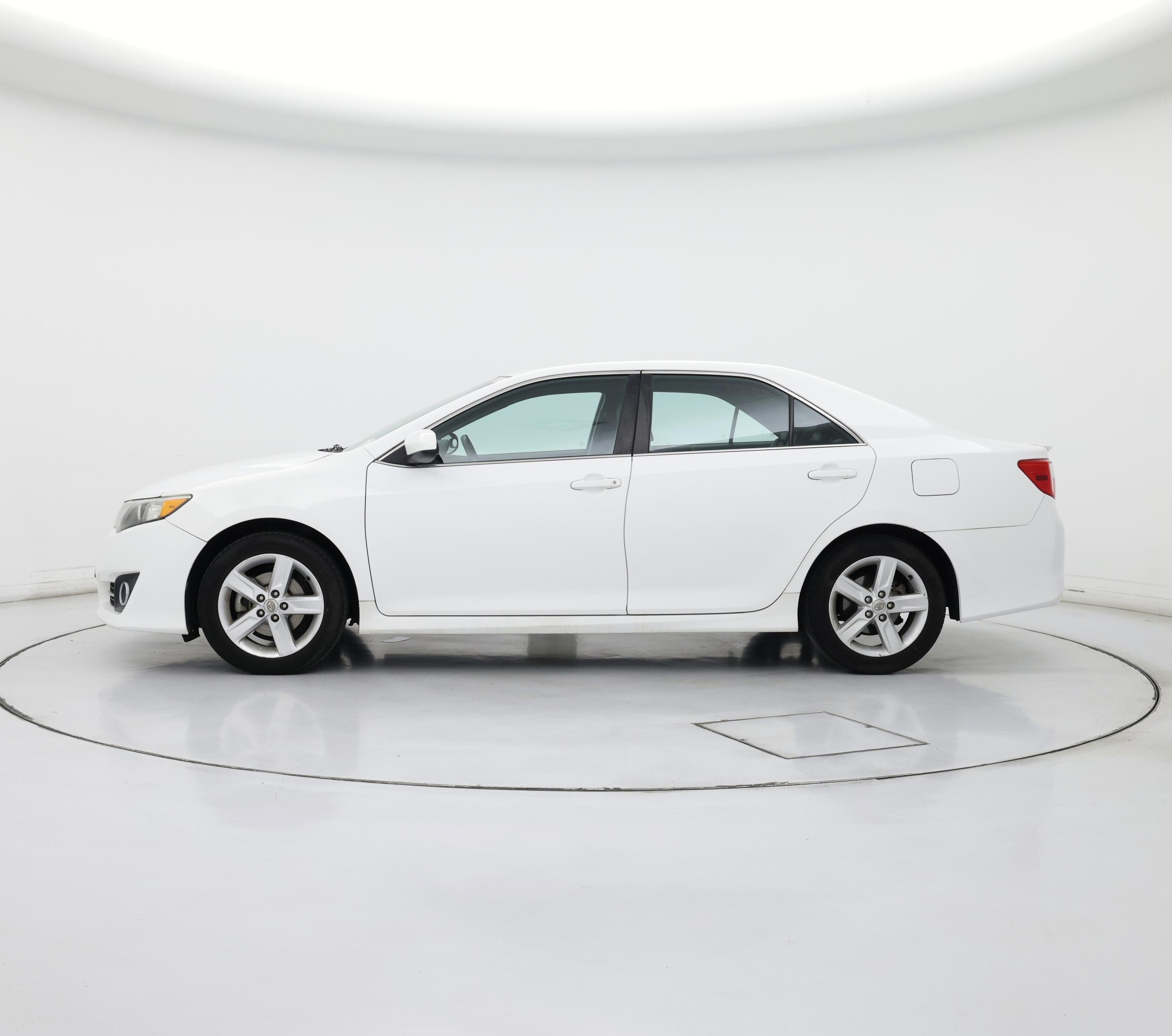 Thumbnail: 2014 Toyota Camry - 3