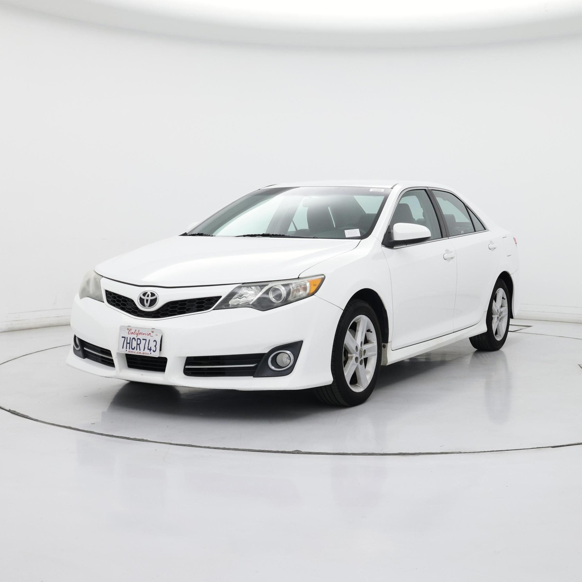 Thumbnail: 2014 Toyota Camry - 4