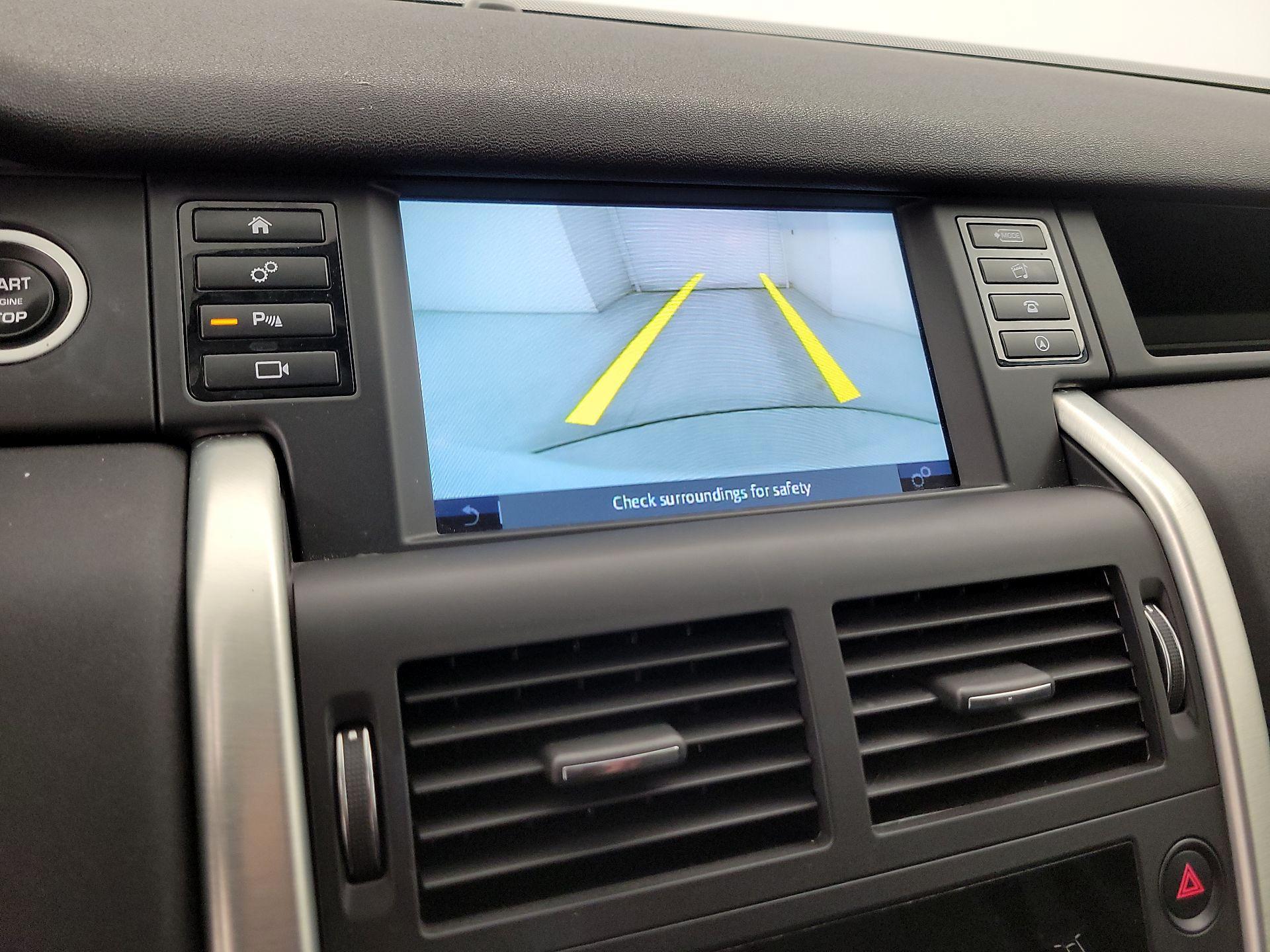 Thumbnail: 2019 Land Rover Discovery Sport - 15