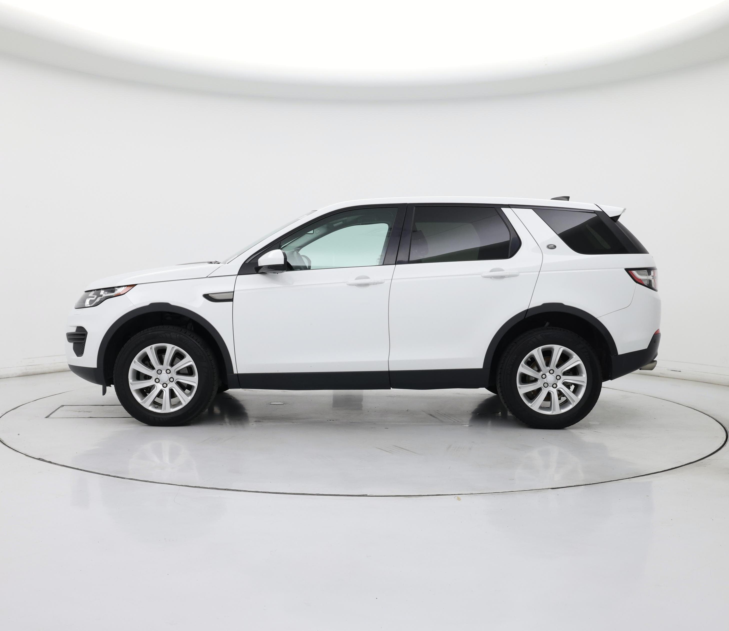 Thumbnail: 2019 Land Rover Discovery Sport - 3