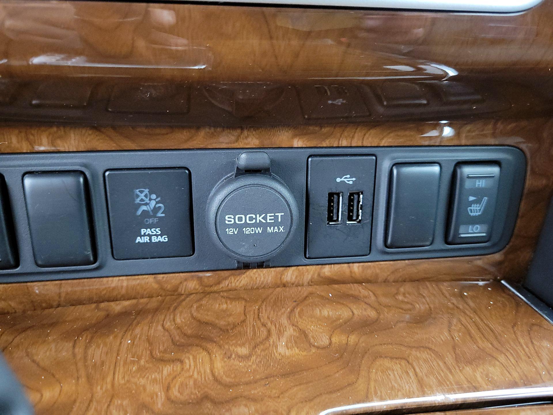 Thumbnail: 2018 INFINITI QX80 - 19