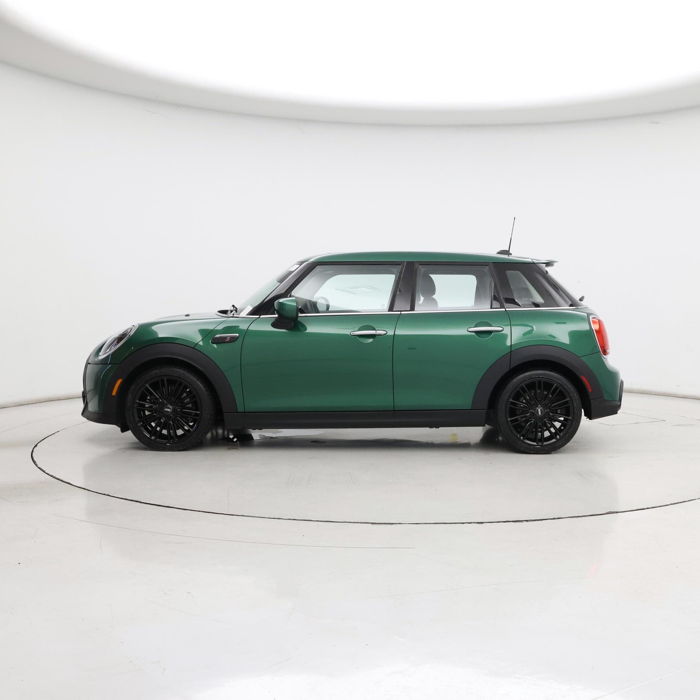 Thumbnail: 2022 MINI Cooper Hardtop - 3