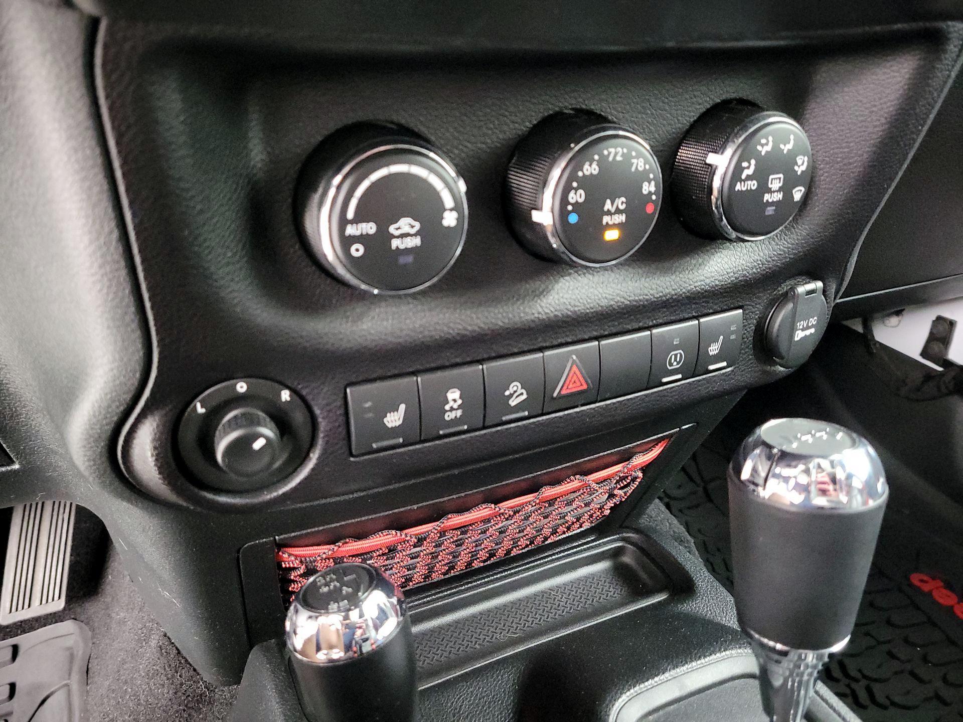 Thumbnail: 2018 Jeep Wrangler - 18
