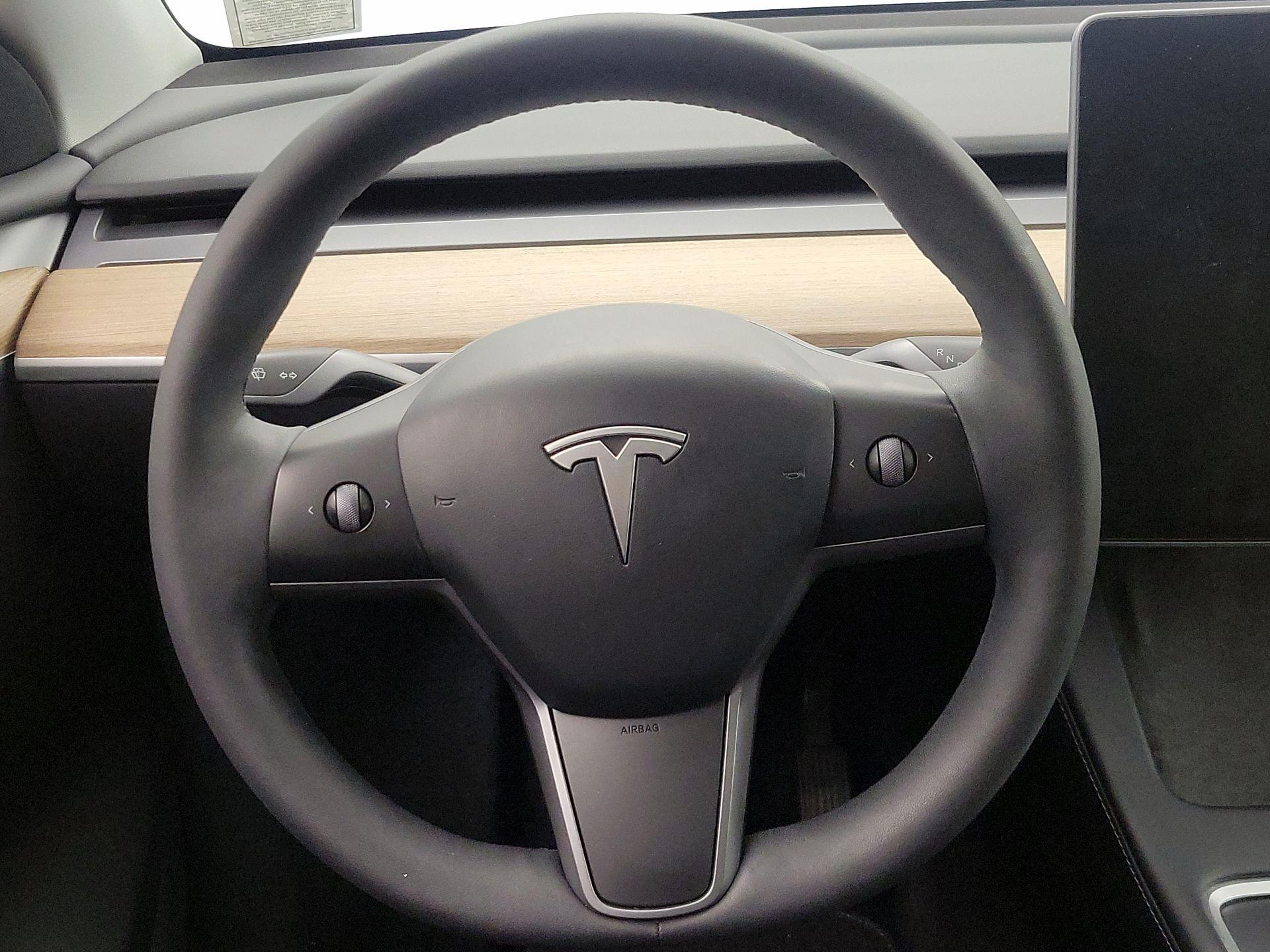 Thumbnail: 2023 Tesla Model Y - 10