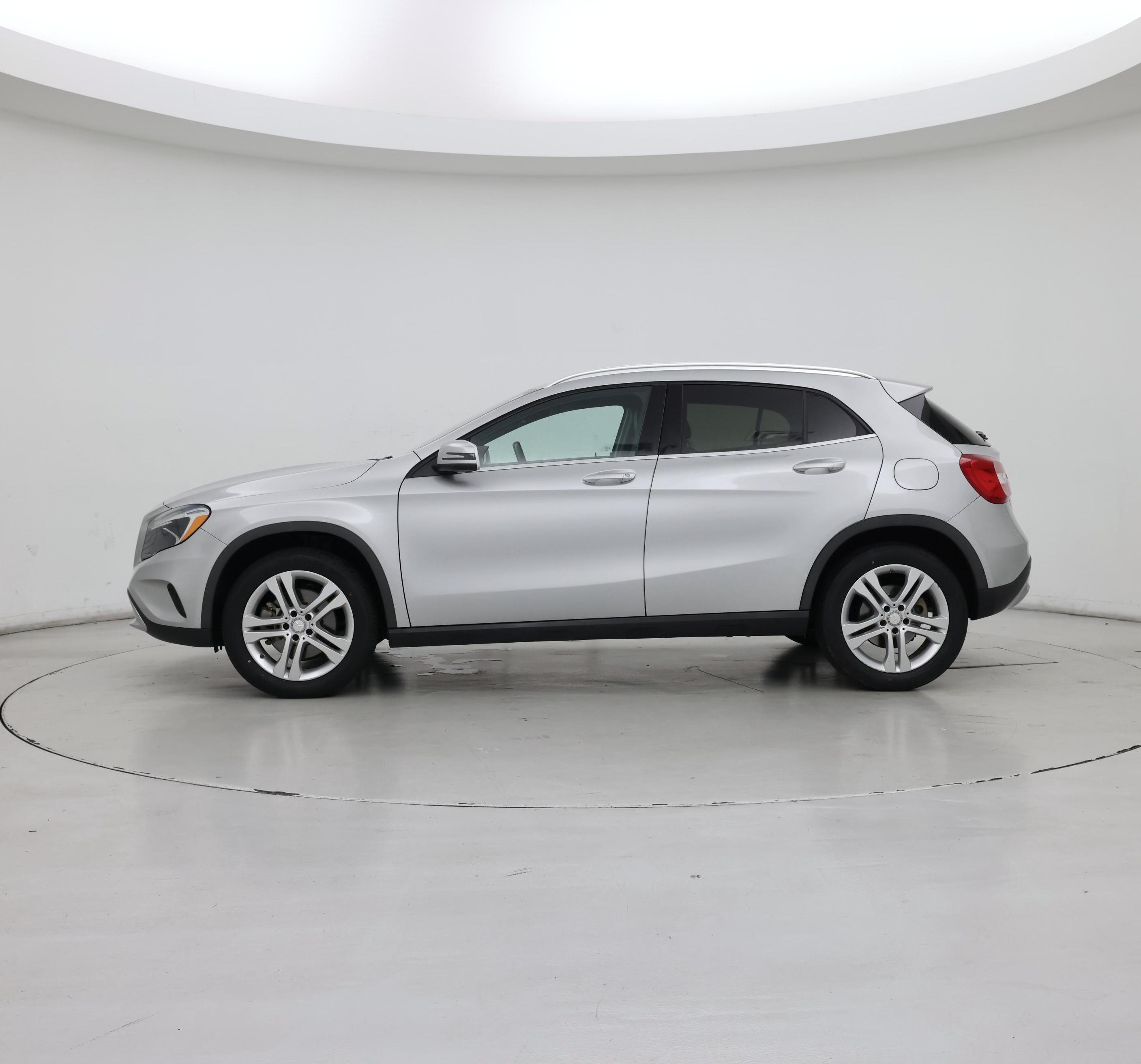 Thumbnail: 2017 Mercedes-Benz GLA - 3
