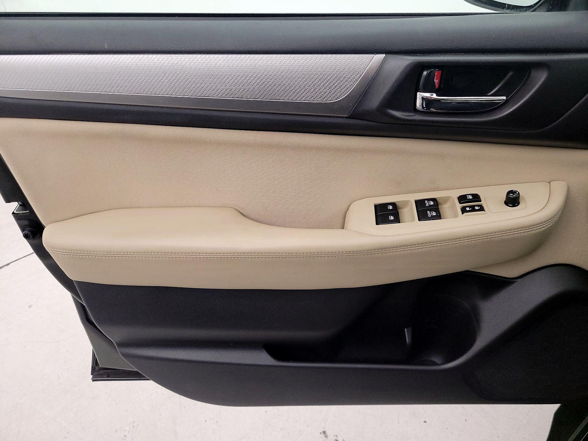 Thumbnail: 2015 Subaru Outback - 12