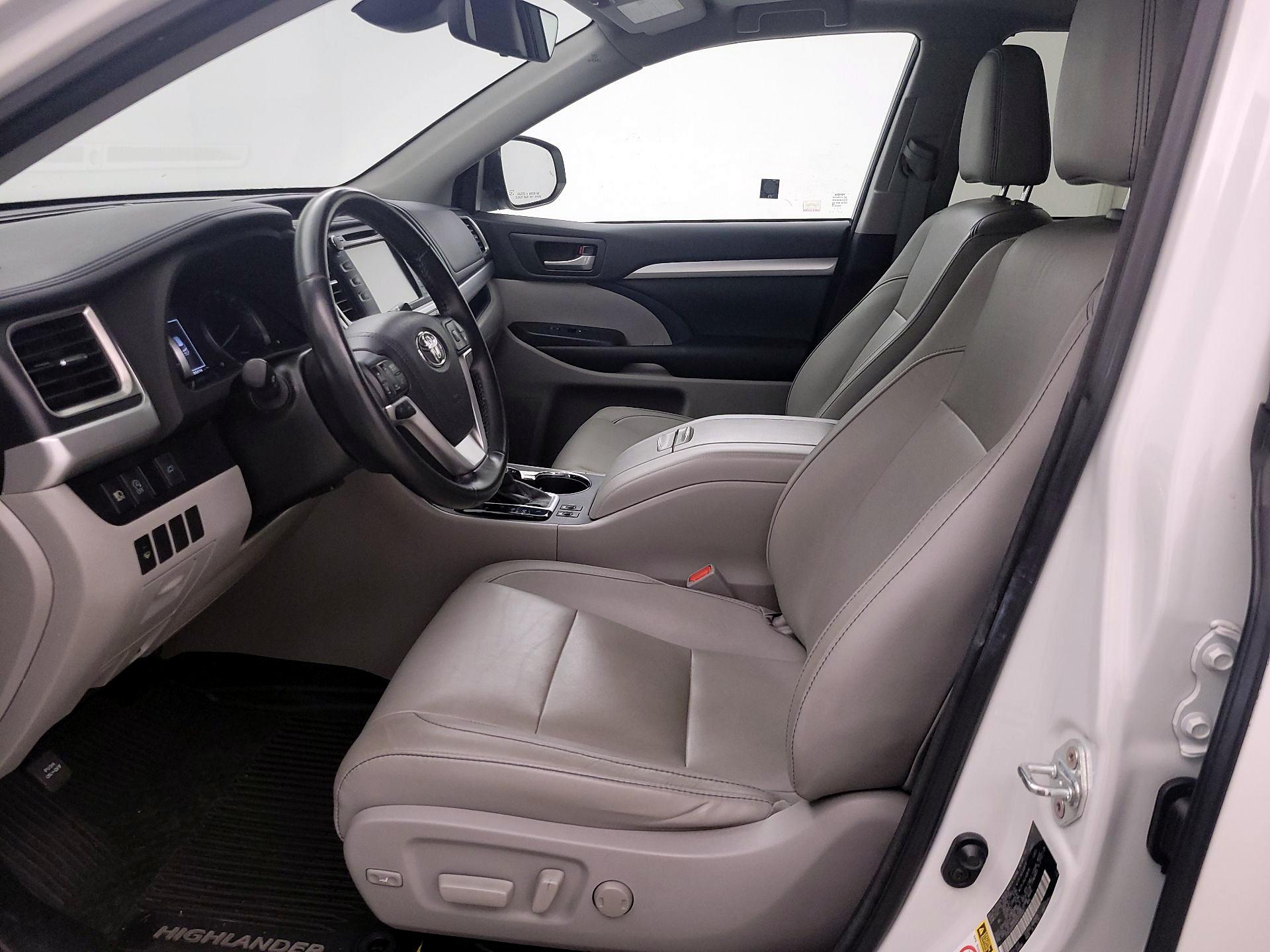 Thumbnail: 2017 Toyota Highlander - 11
