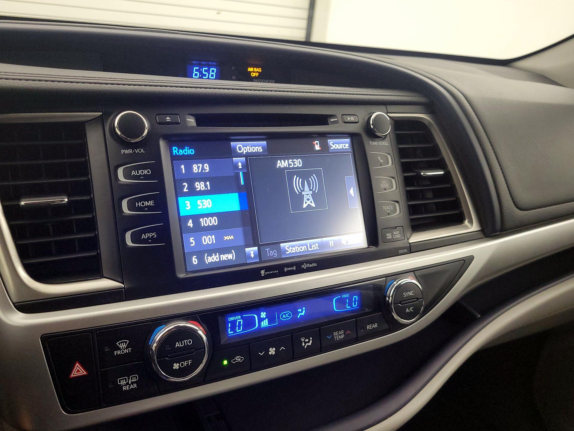 Thumbnail: 2017 Toyota Highlander - 16
