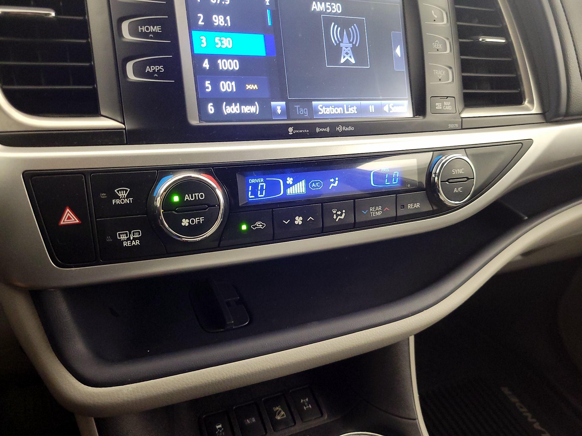 Thumbnail: 2017 Toyota Highlander - 17