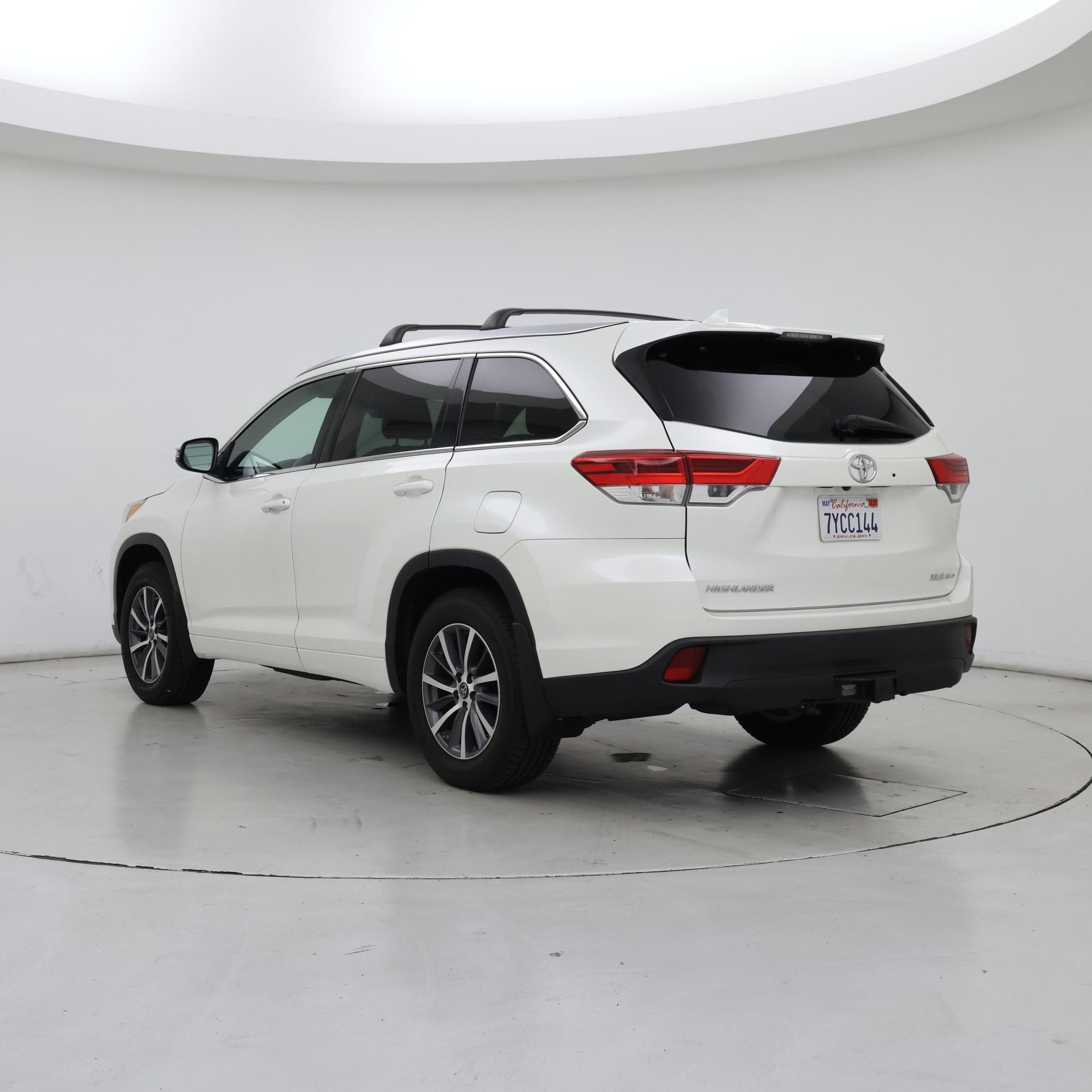 Thumbnail: 2017 Toyota Highlander - 2